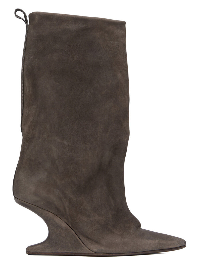 pointed-toe leather boots 1