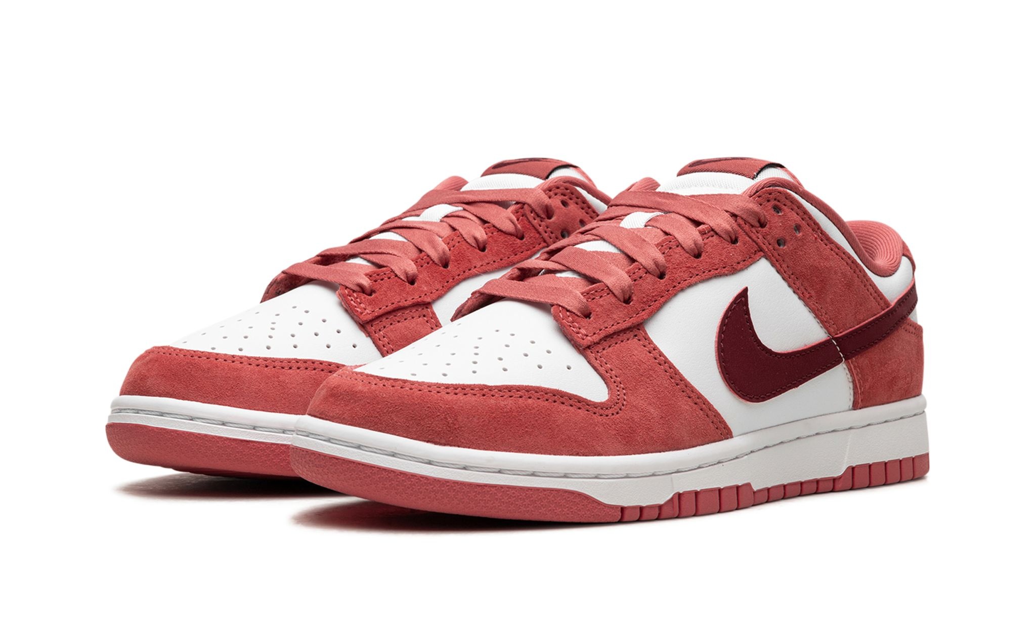Dunk Low WMNS "Valentine's Day" - 2
