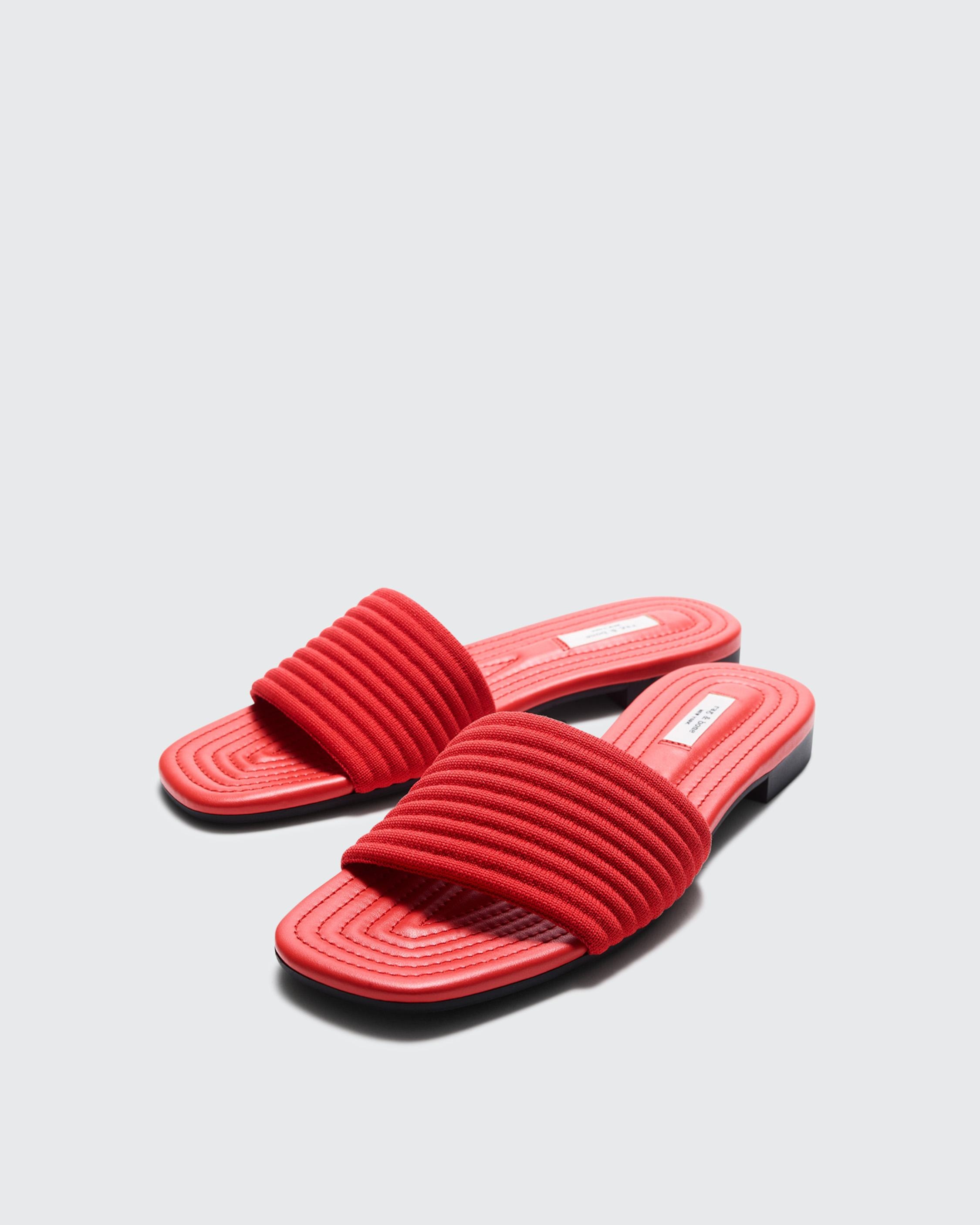 Ellis Slide - Stretch Webbing
Flat Sandal - 3