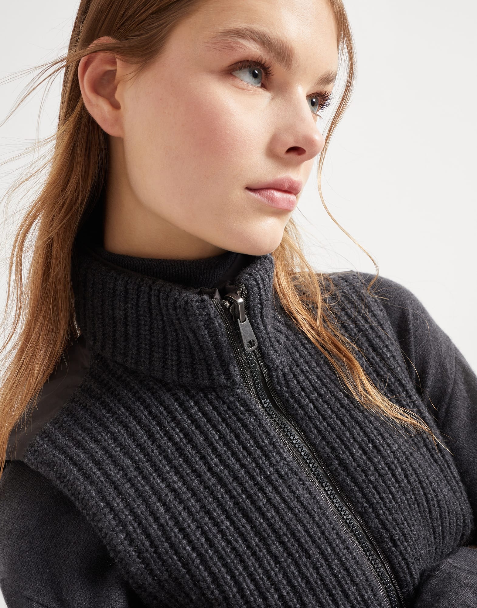 Cashmere Feather yarn reversible knit down vest with monili - 3