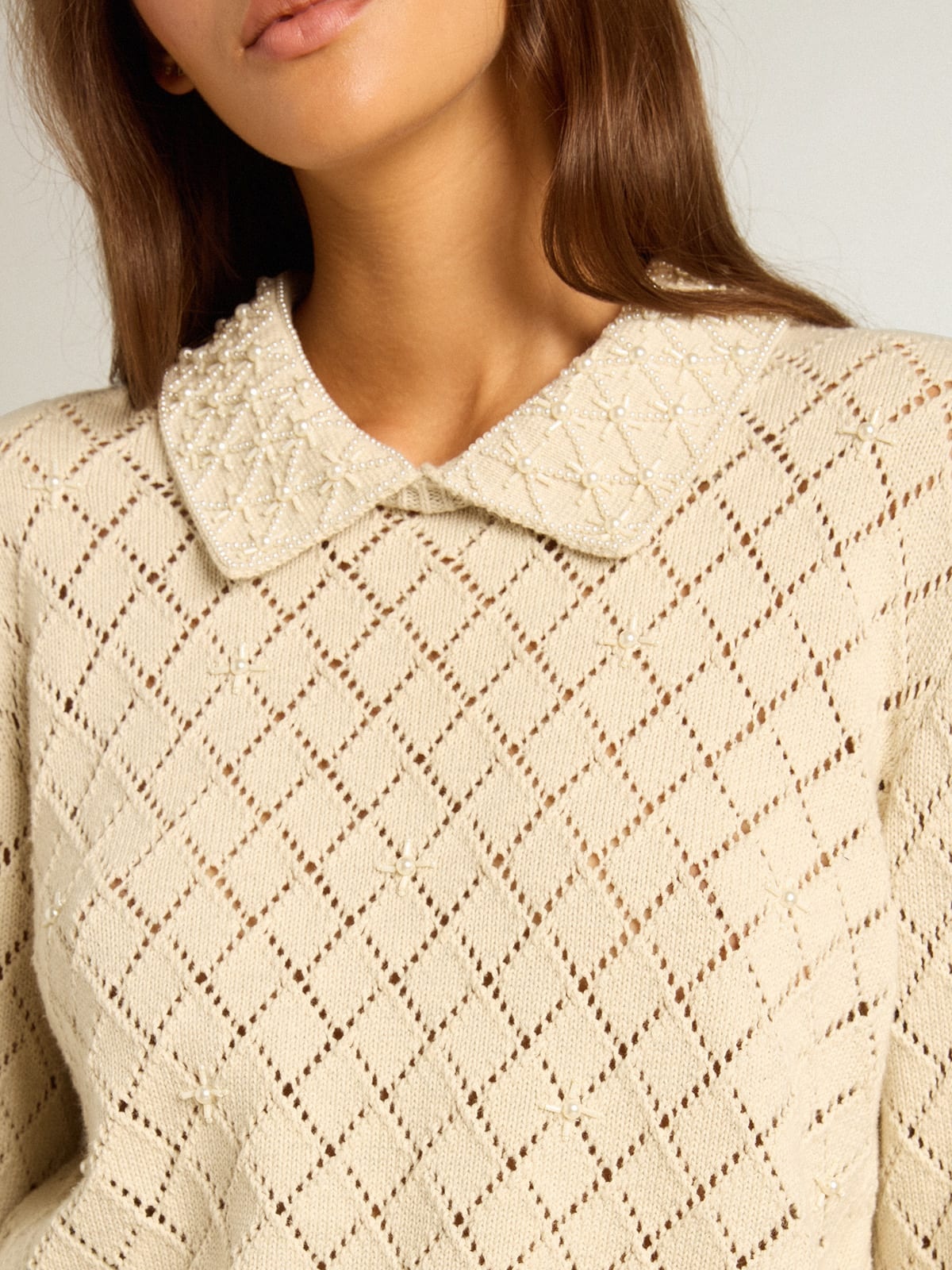 Panama-colored openwork cotton cropped sweater with pearl embroidery - 5