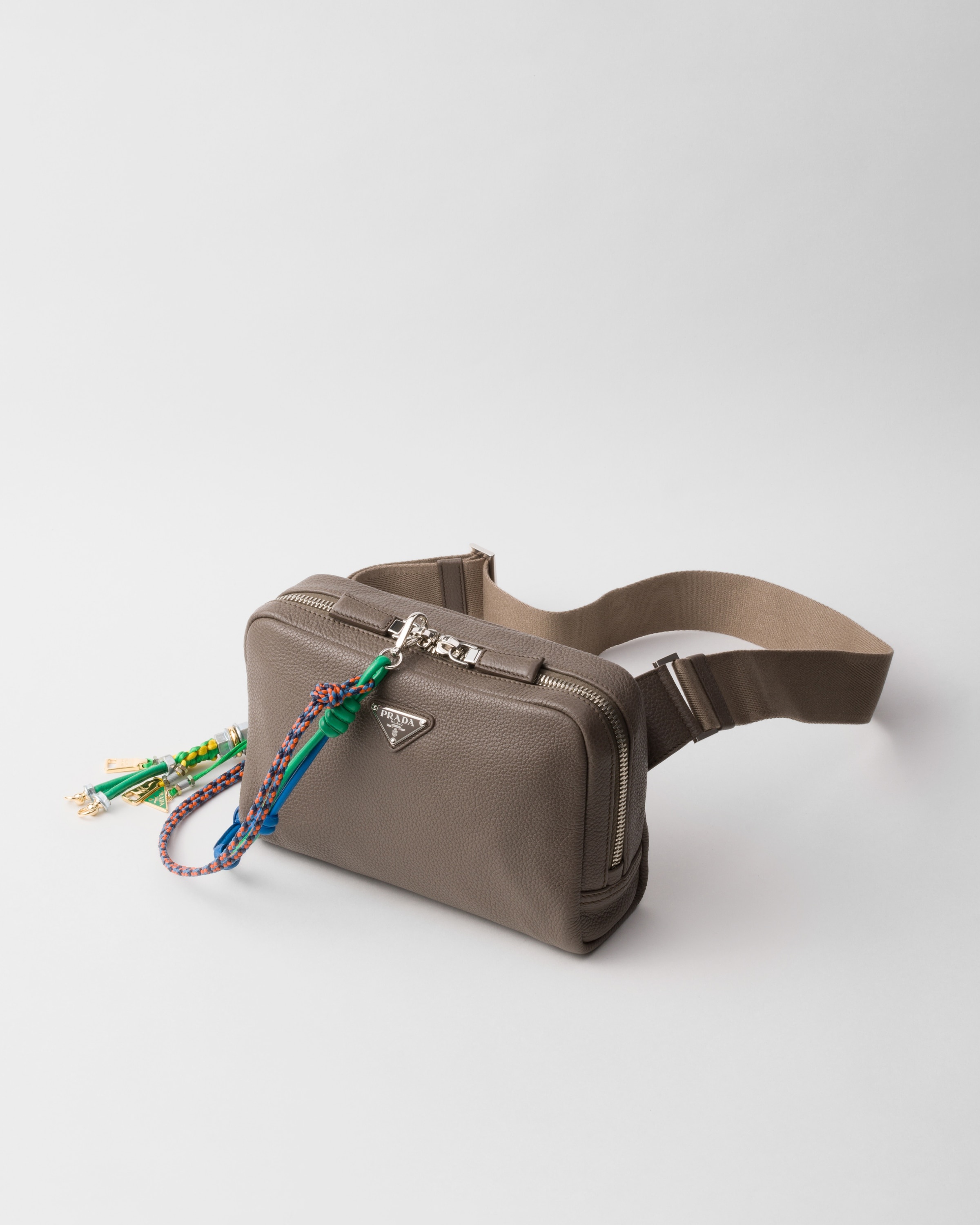Leather shoulder bag with charm - 3