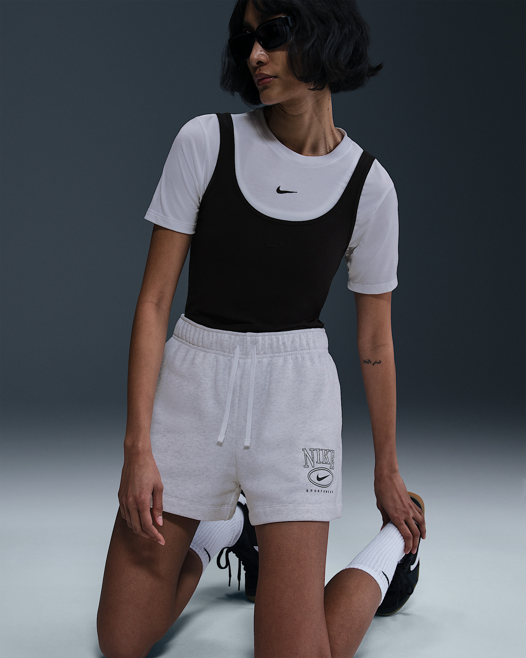 Nike Sportswear Club Fleece Women's Mid-Rise 4" Graphic Shorts - 5