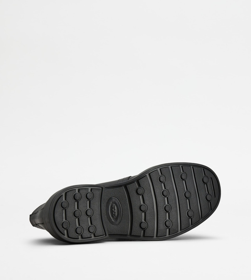 DESERT BOOTS IN LEATHER - BLACK 4