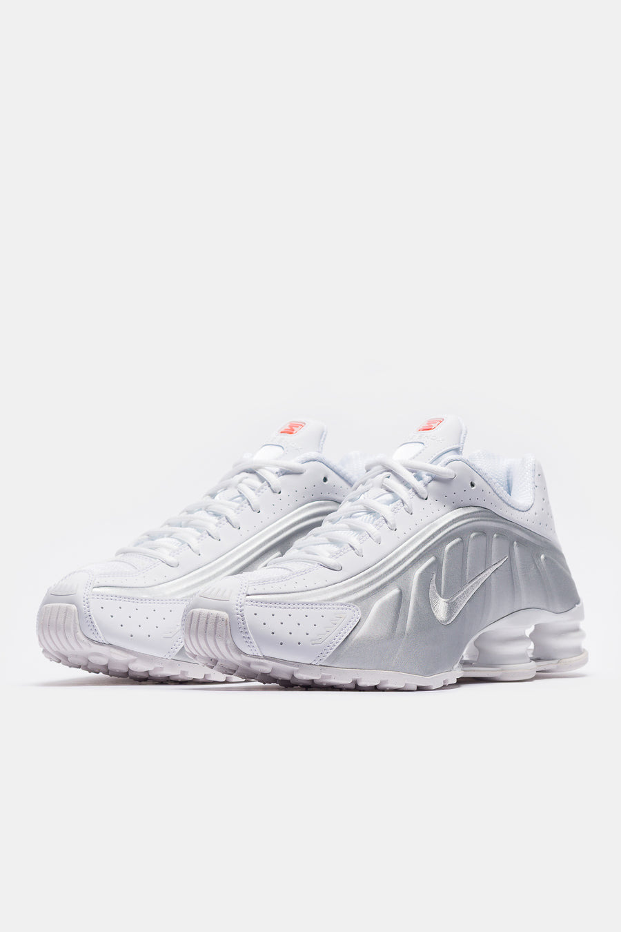 Shox R4 Sneaker in White/Metallic Silver/White - 2