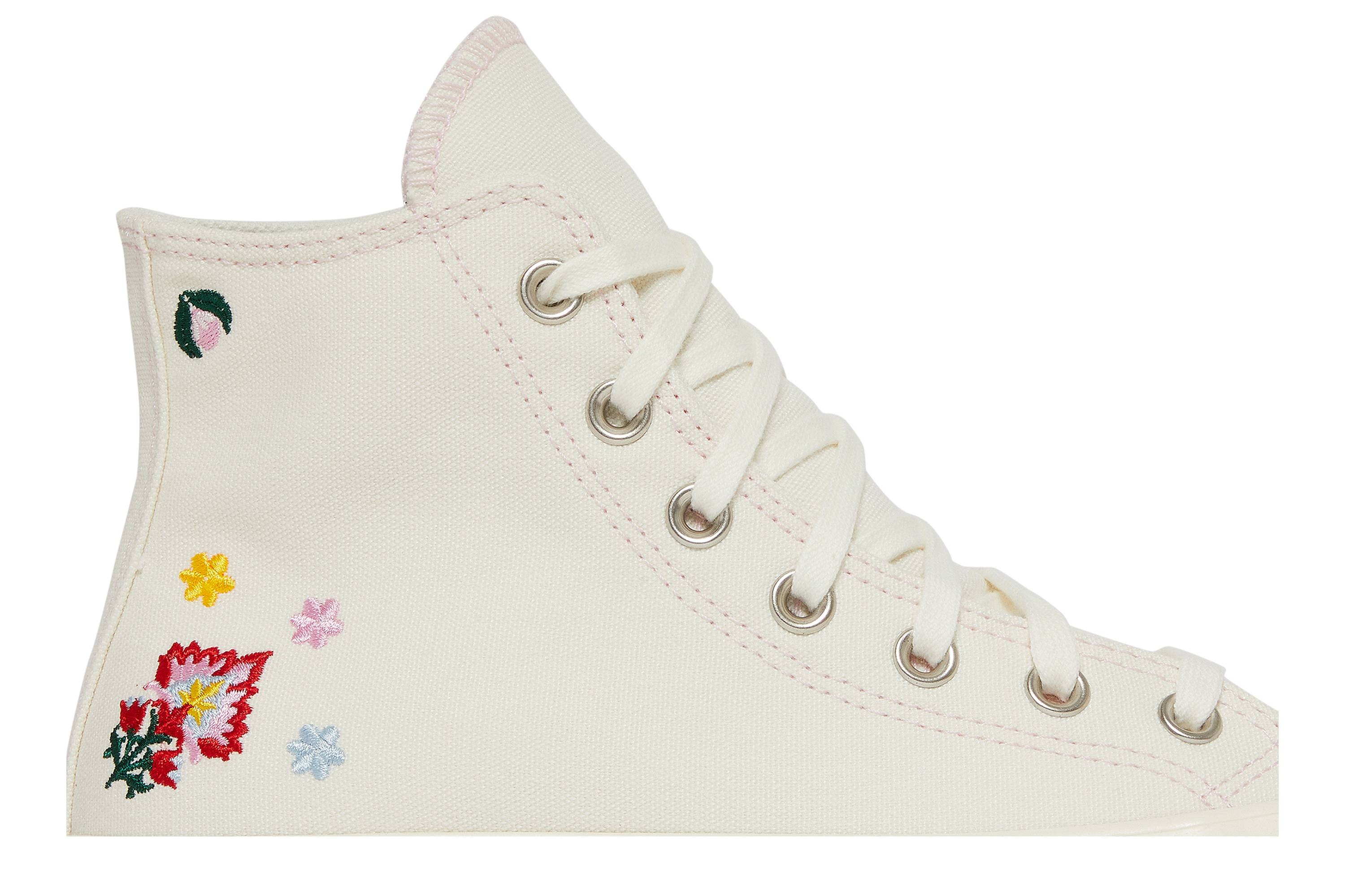 Wmns Chuck Taylor All Star Lift Platform High 'Floral Embroidery - Egret' - 2