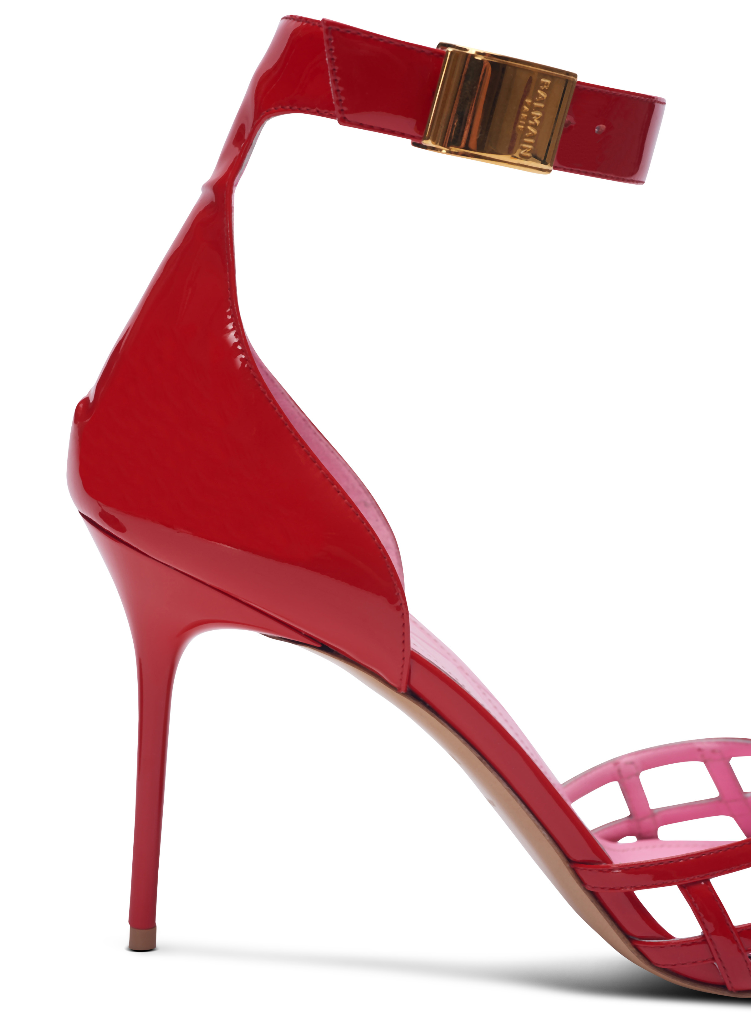 Patent leather Uma sandals with openwork grid - 5