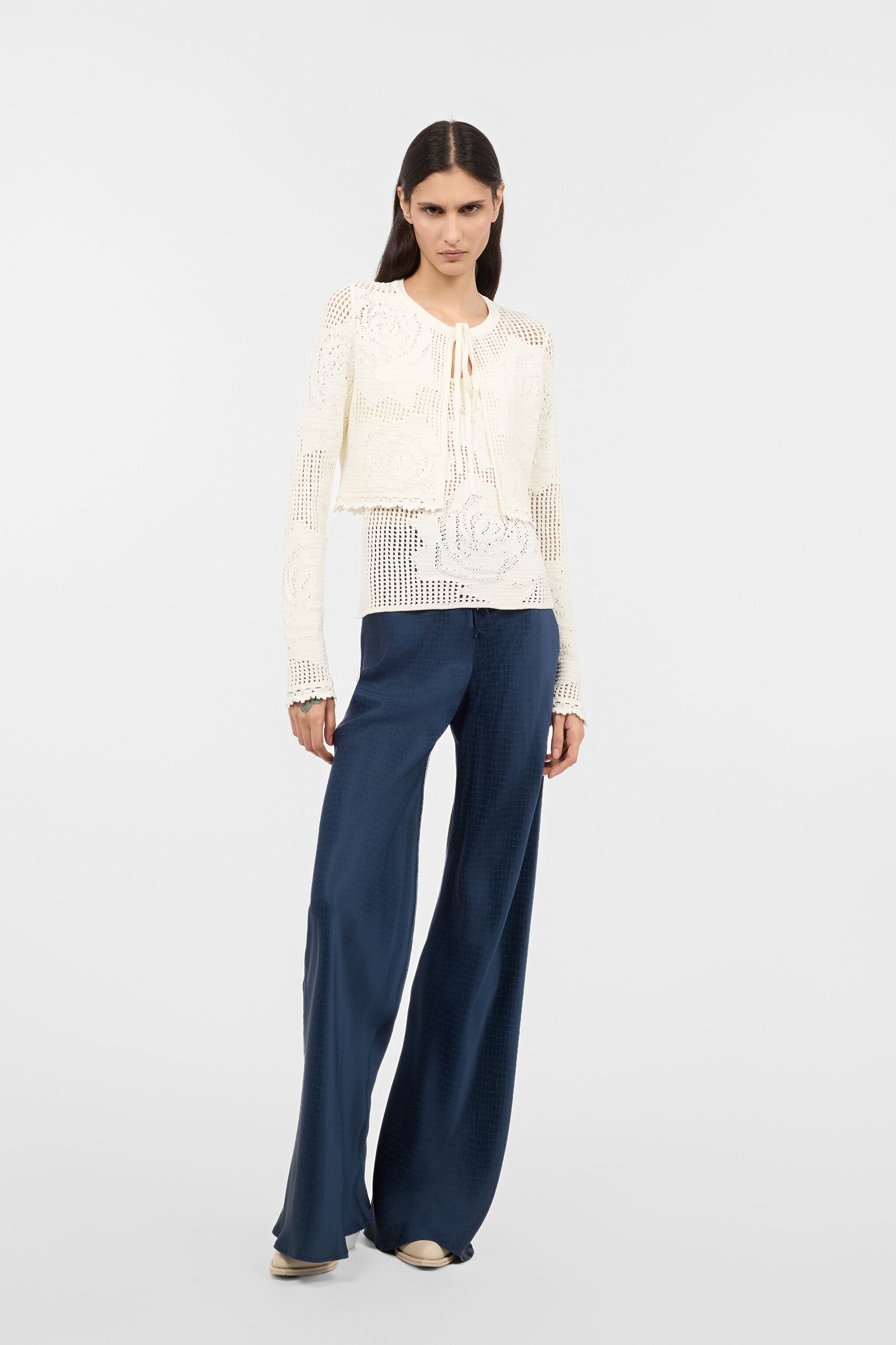Openwork Top With Roses - 2