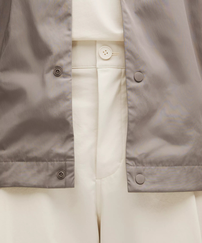 Woven Classic-Fit Pleated Trouser *Regular 4