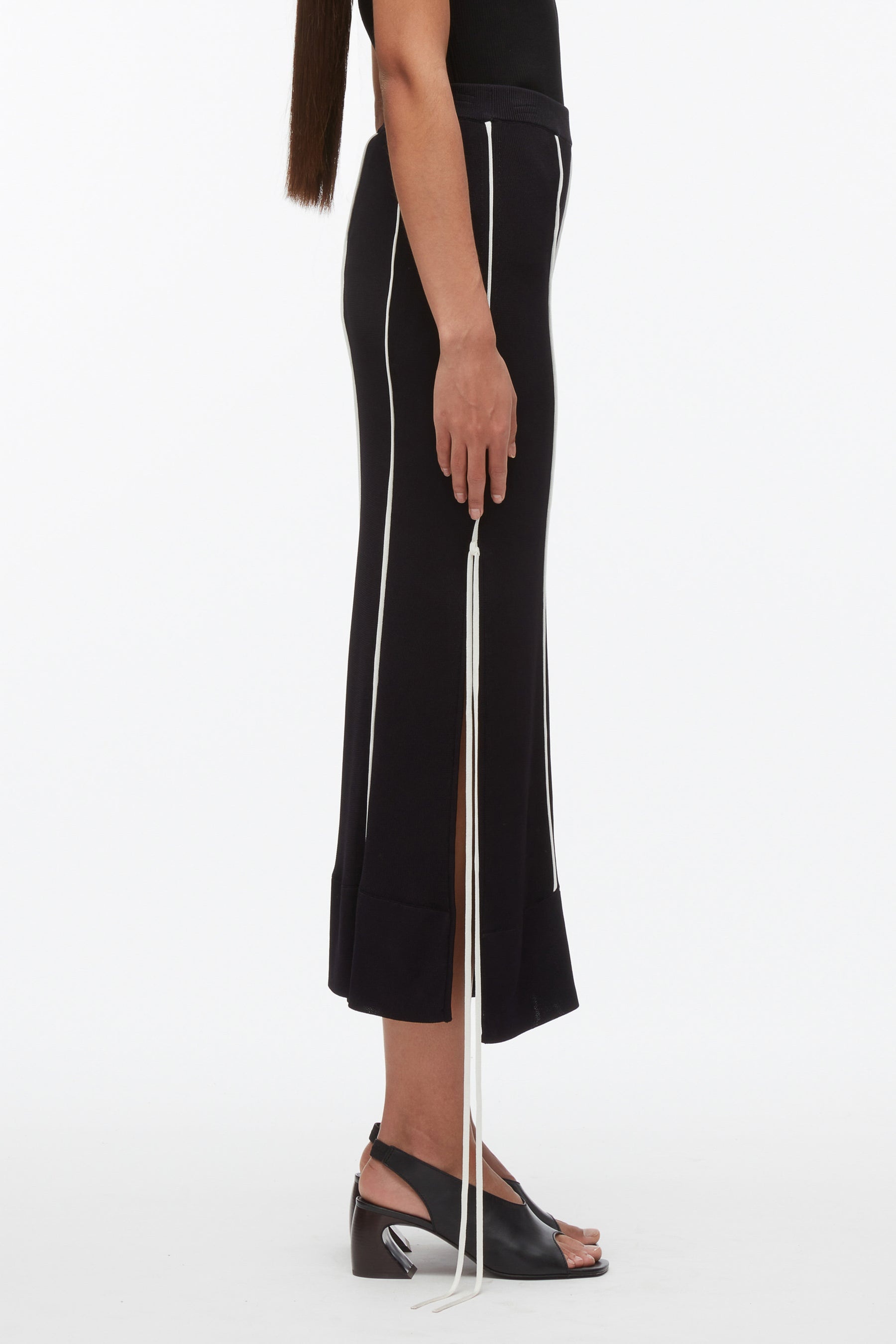 Knit Midi Skirt with Piping - 3