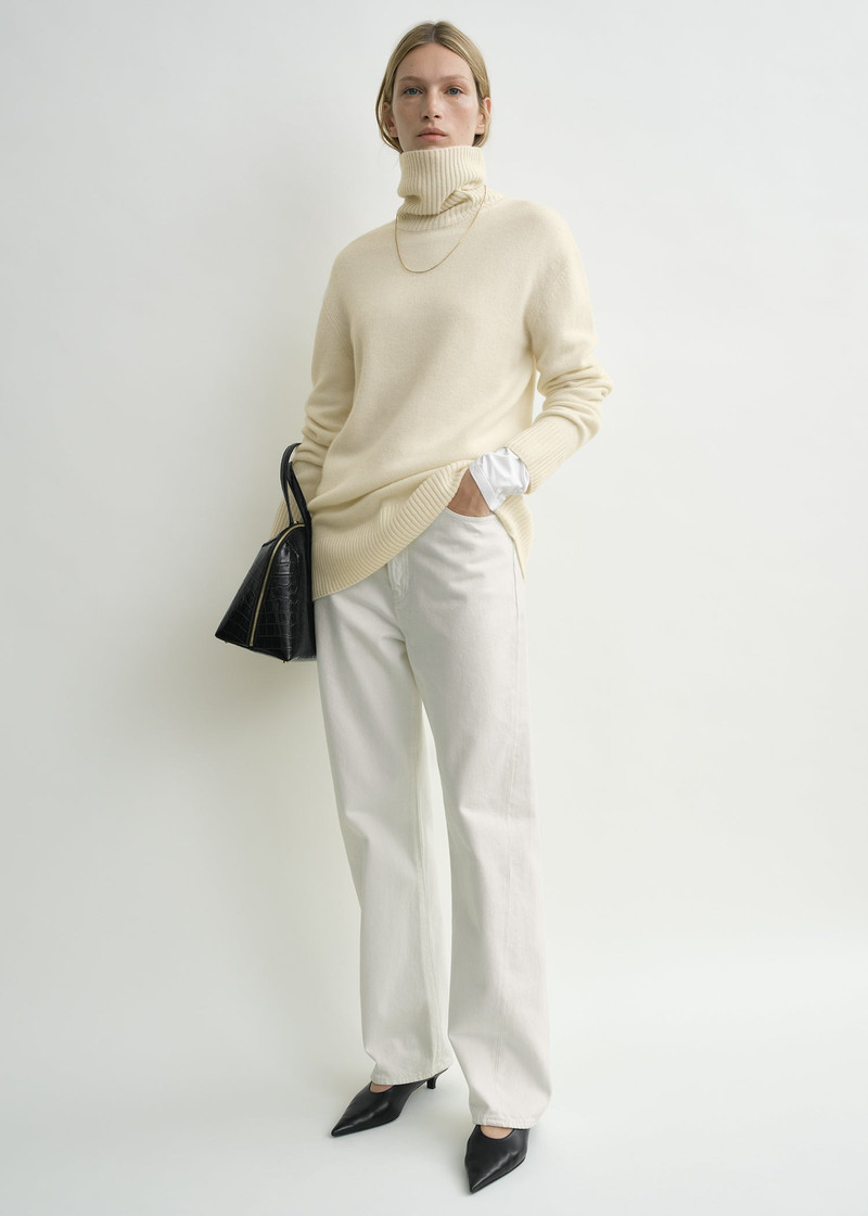 Totême Cashmere turtleneck ecru outlook