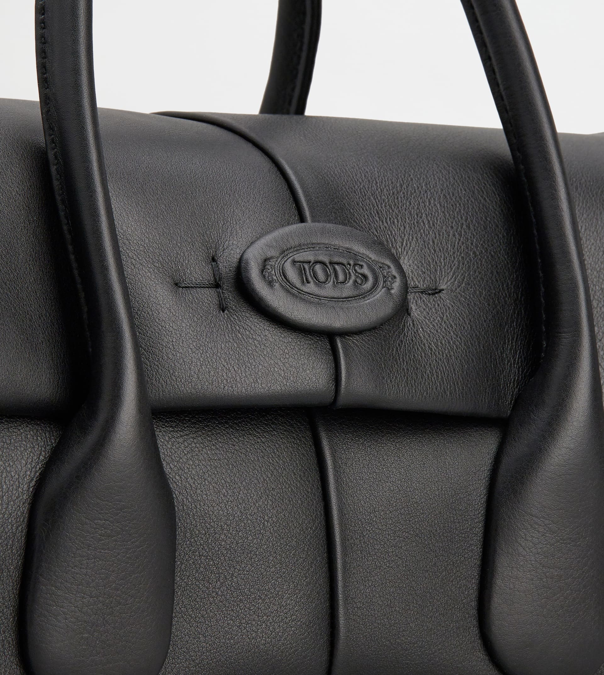 TOD'S DI BAG REVERSE FLAP IN LEATHER SMALL - BLACK - 8