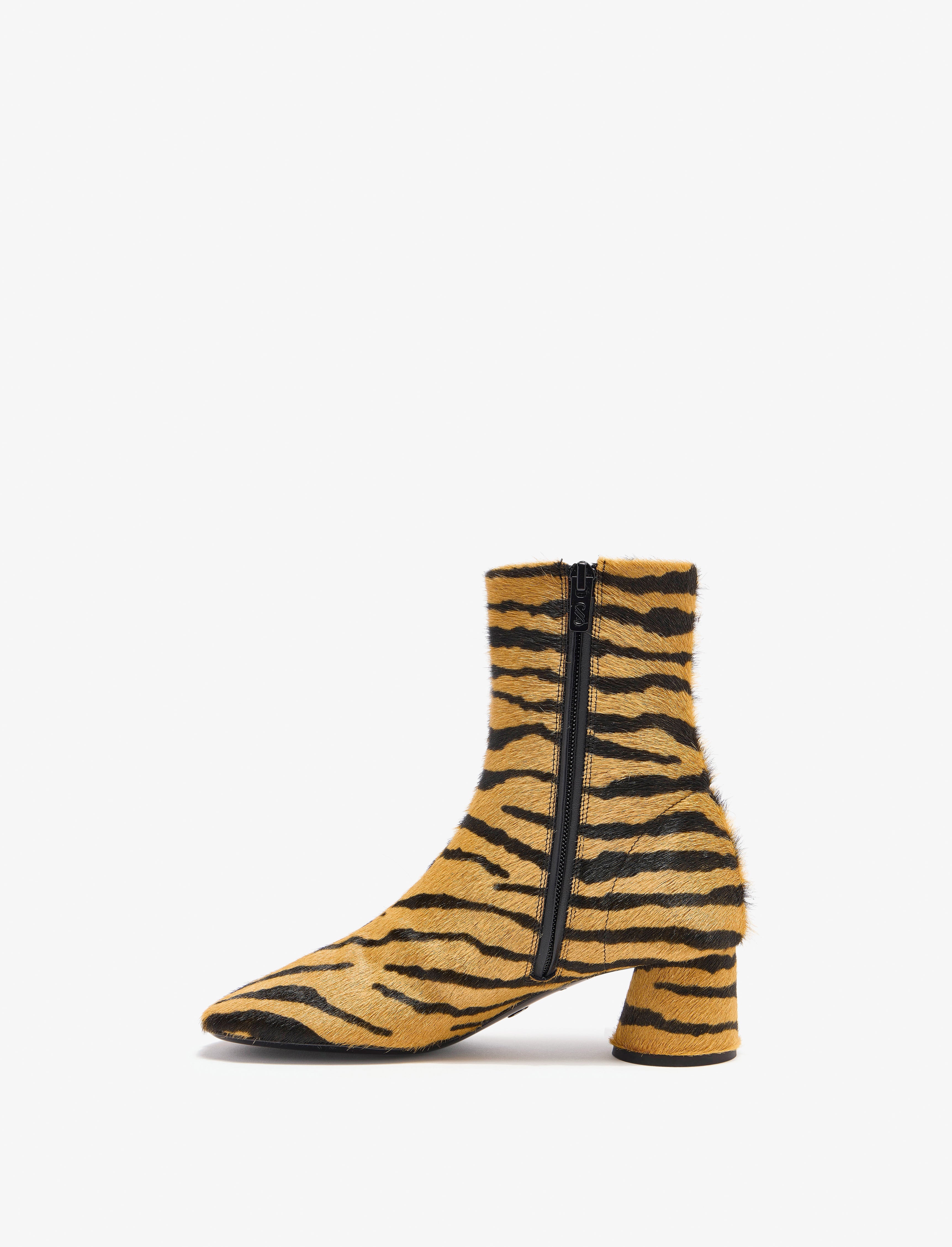 Glove Ankle Boots in Haircalf - 3