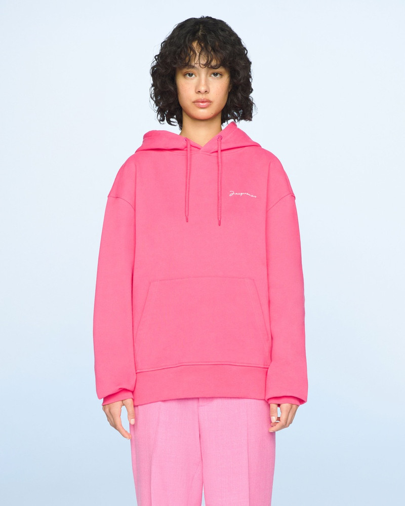 Le sweatshirt brodé 2