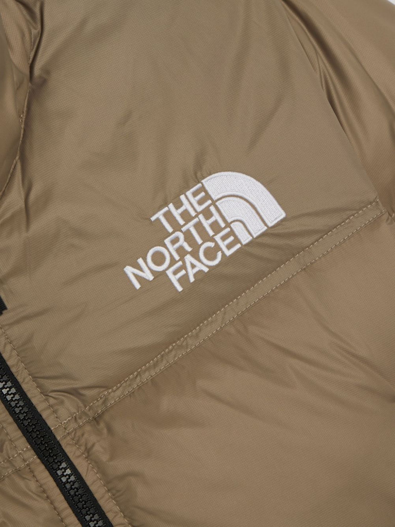 zip-fastening jacket 3