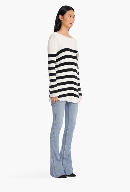 Ecru and black striped knit sweater with silver Balmain badge - 7