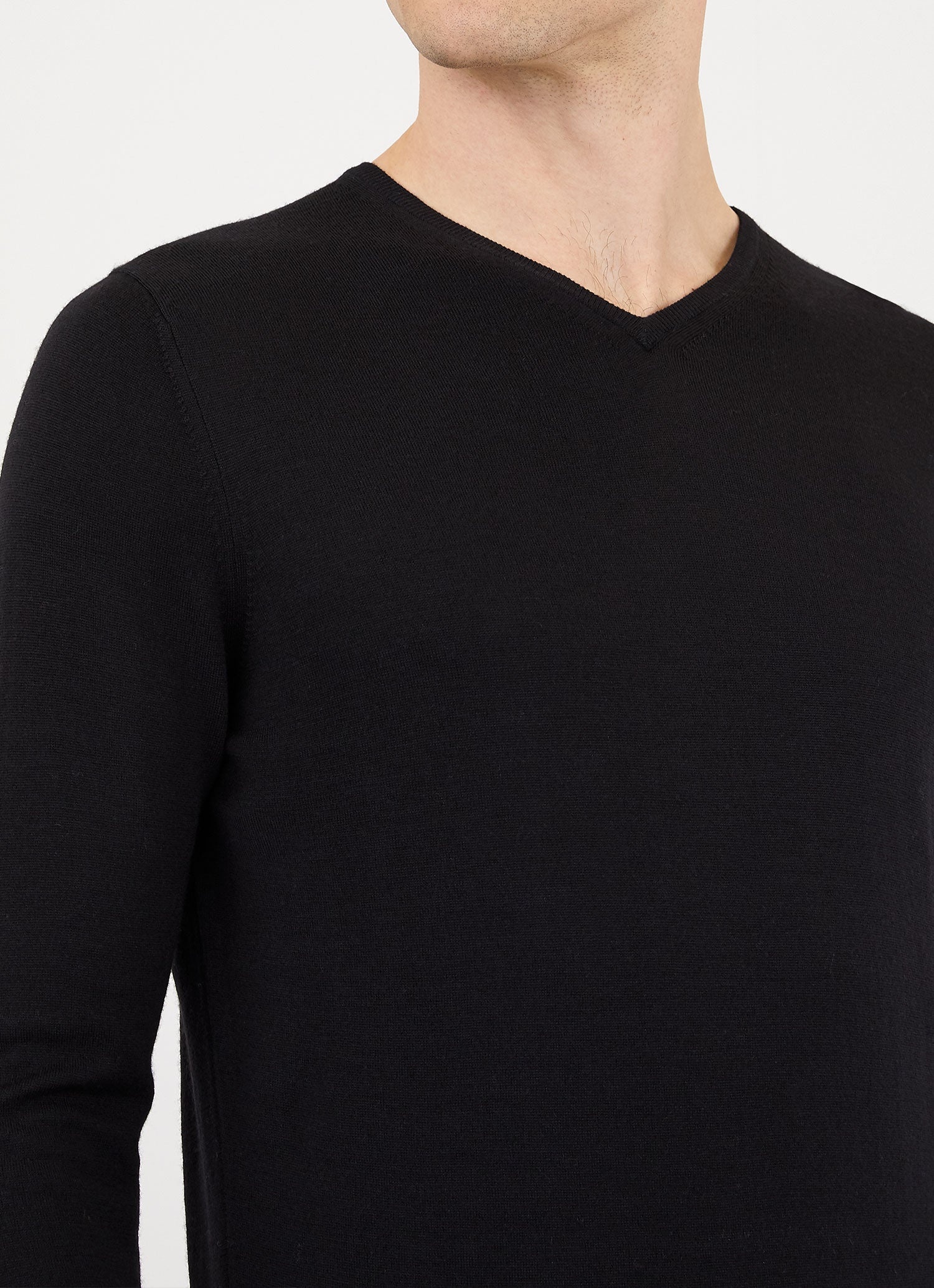 Merino V Neck Jumper - 5