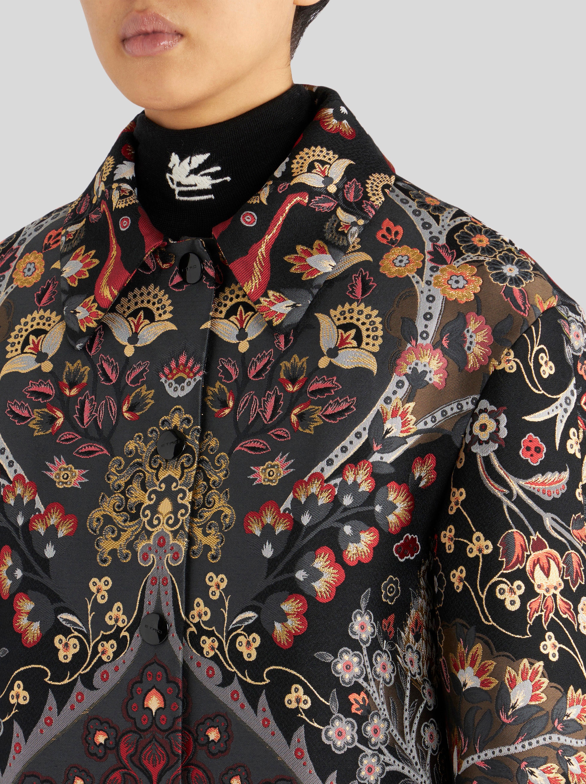 JACQUARD COAT WITH ORNAMENTAL DESIGNS AND PEGASO - 2