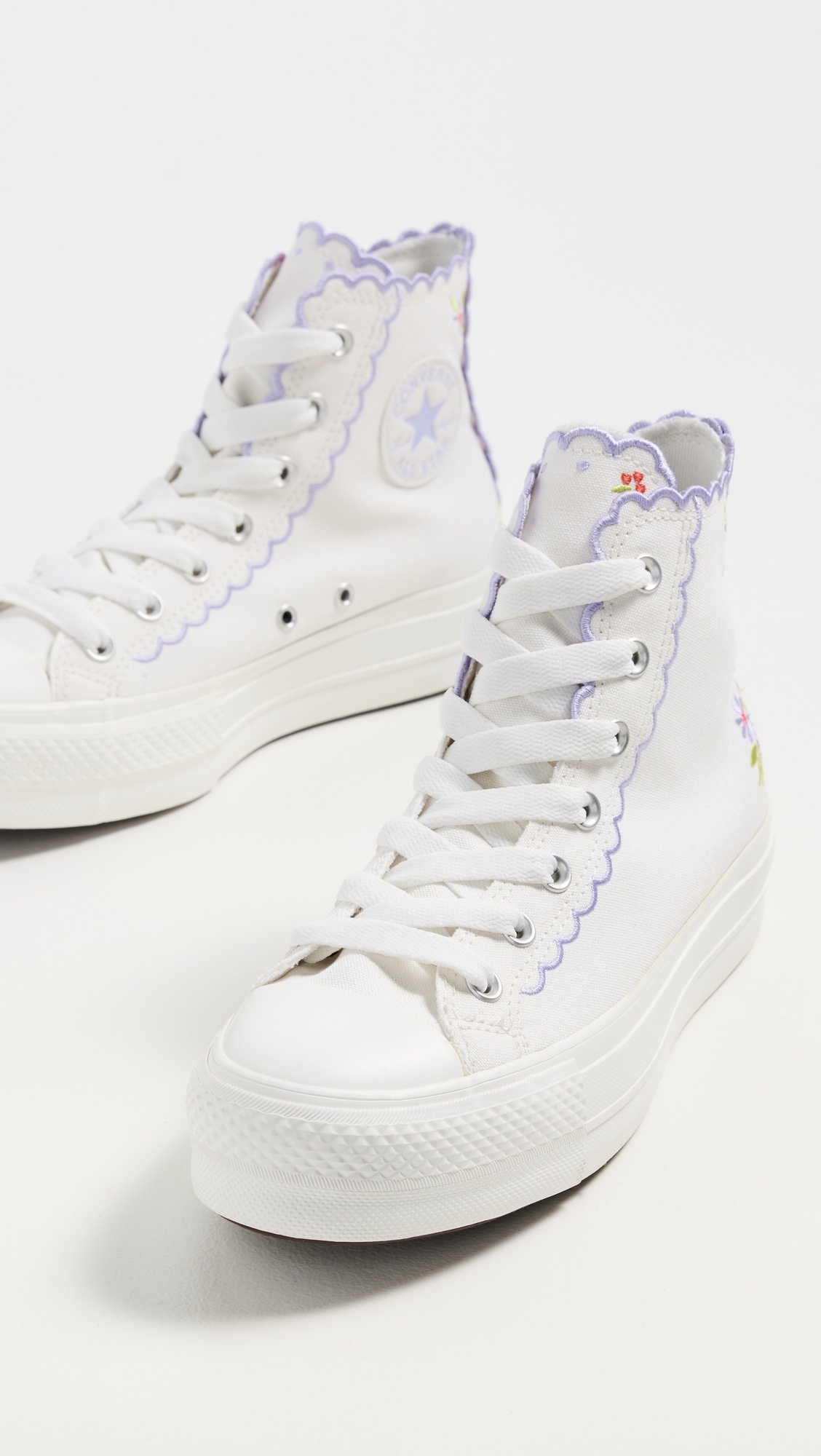 Chuck Taylor All Star Lift Platform Embroidered Flowers Sneakers - 4