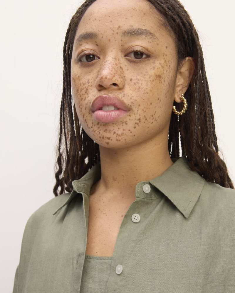 THE BOYFRIEND SHIRT IN LINEN 4