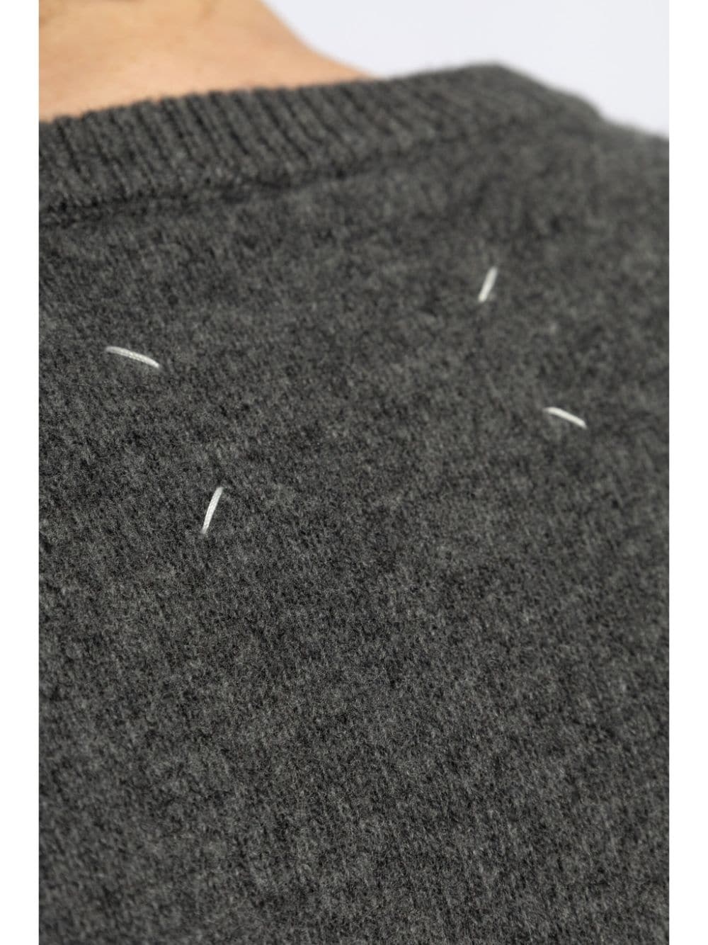 V-neck wool jumper - 5