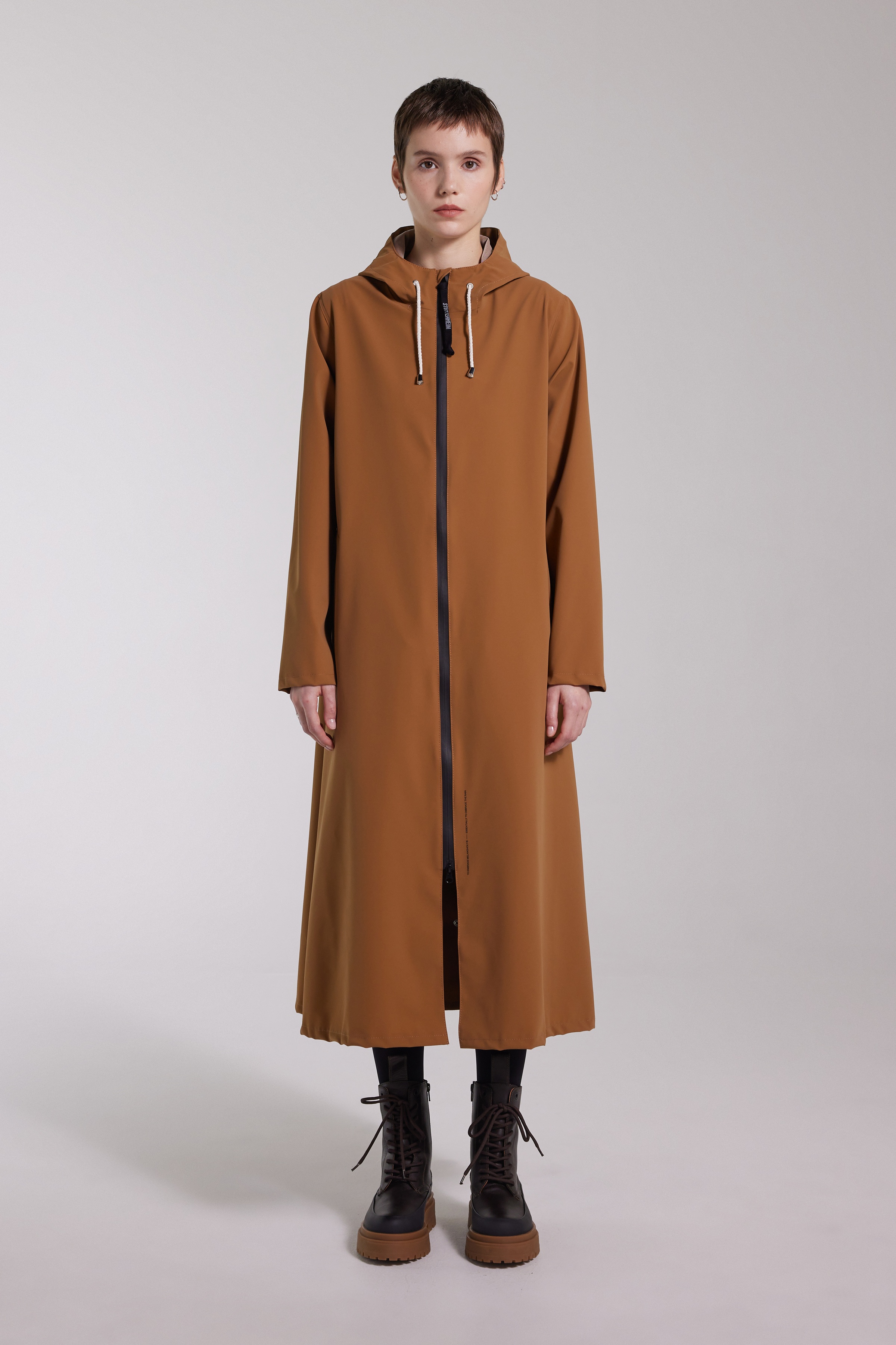 Mosebacke Long Lightweight Matte Zip Raincoat Cognac - 1
