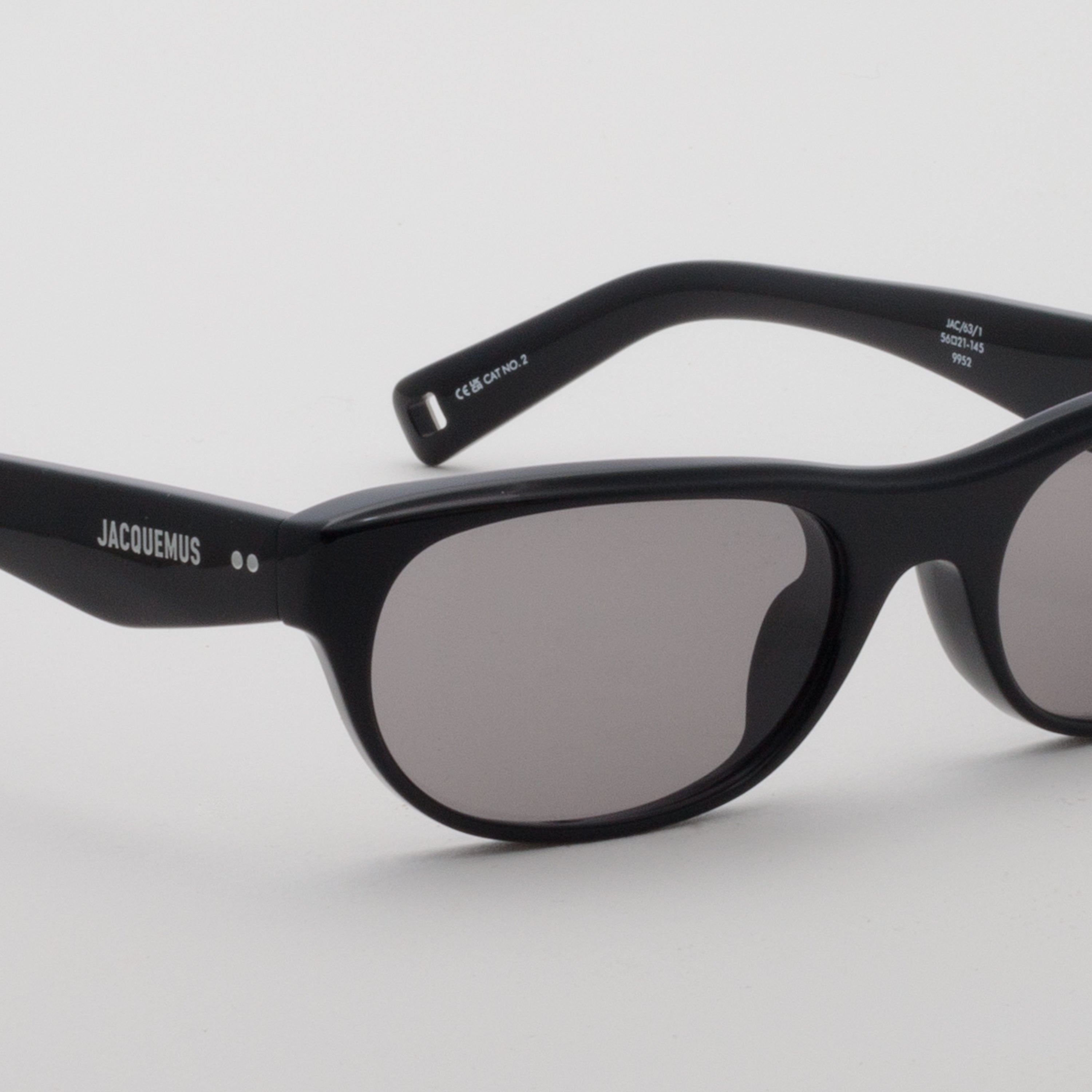 Sole Angular D-Frame in Black - 3