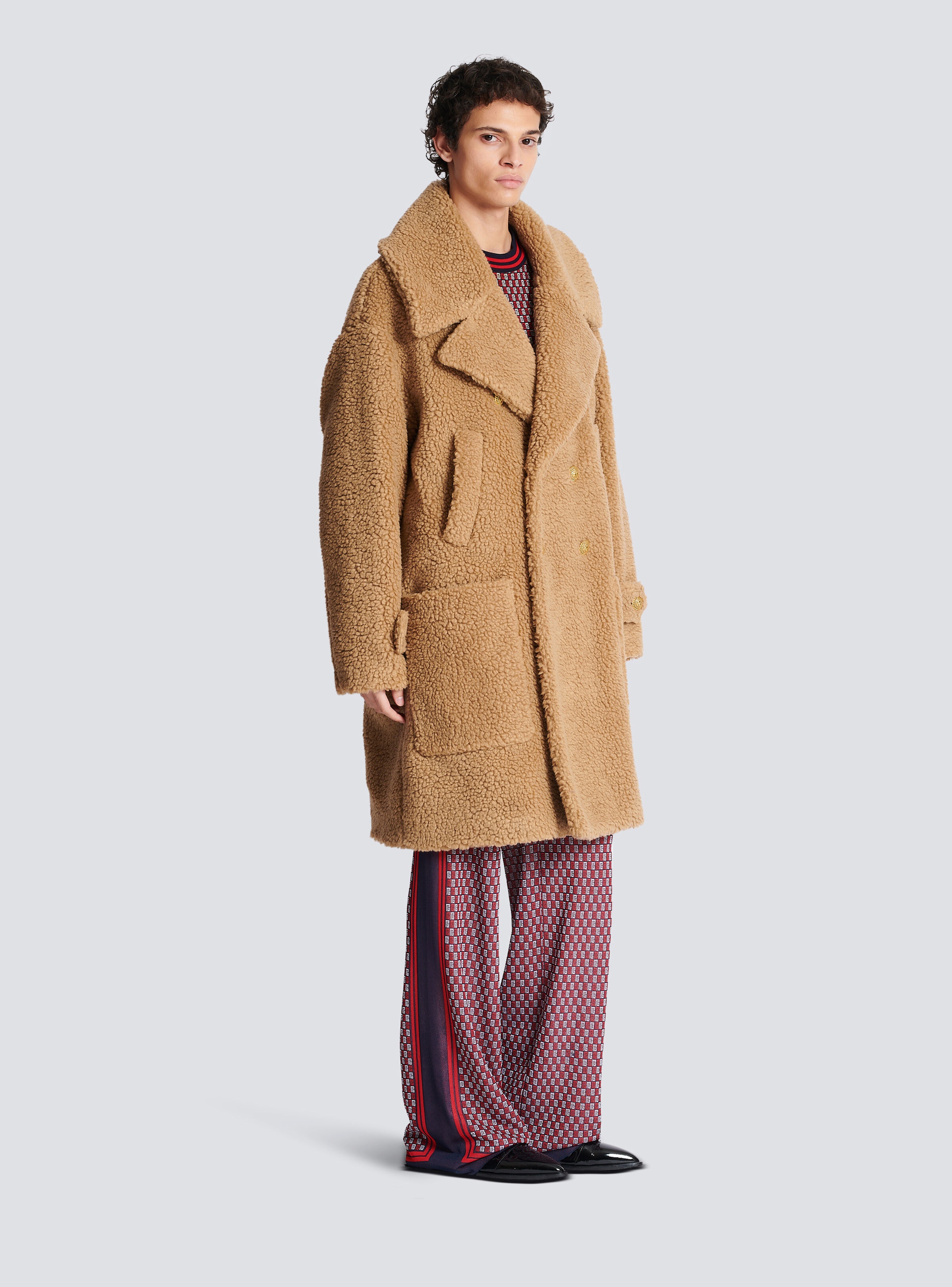Long double-breasted buttoned coat - 3