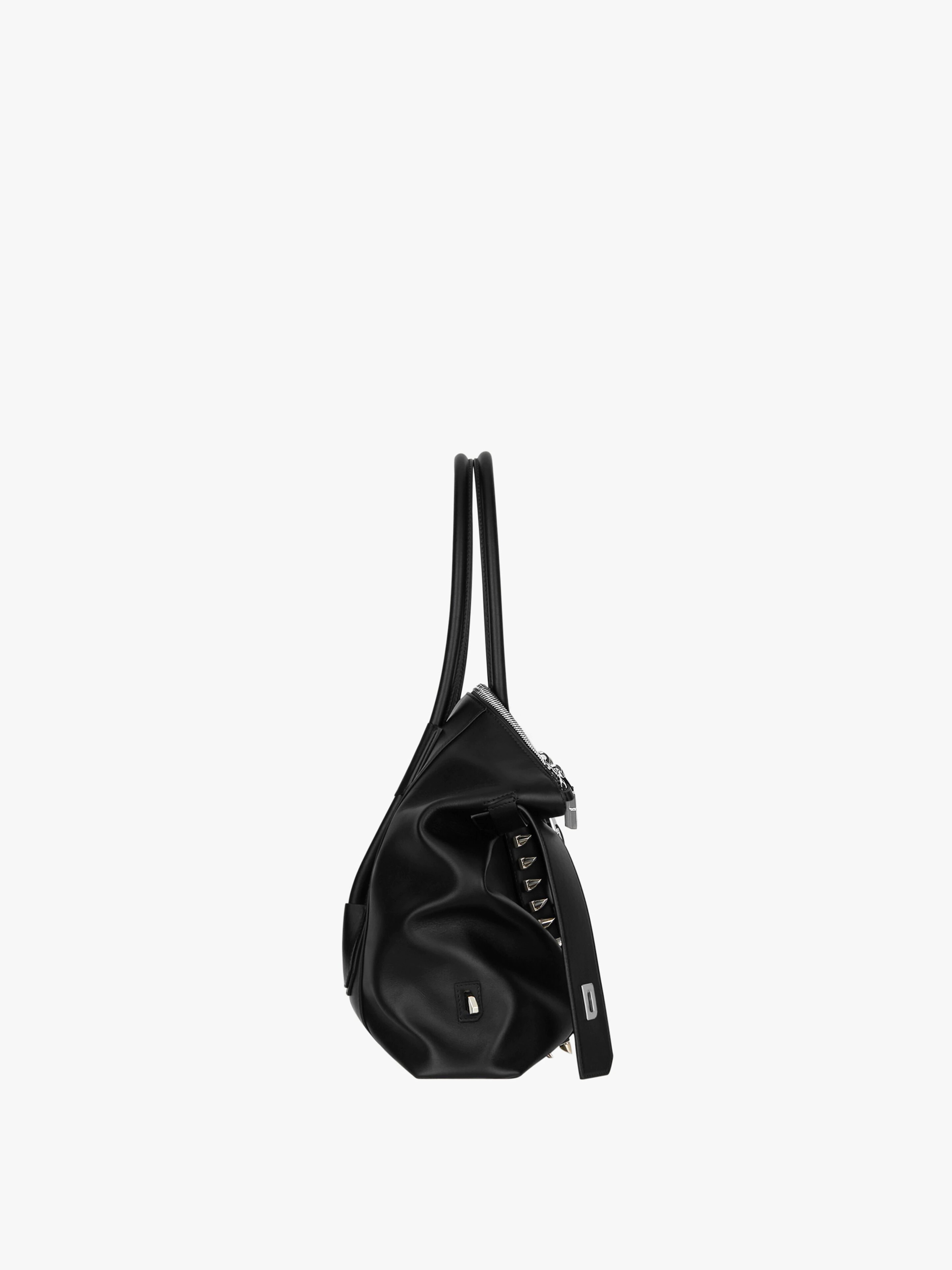 MEDIUM ANTIGONA LOCK BAG IN LEATHER WITH STUDS - 3