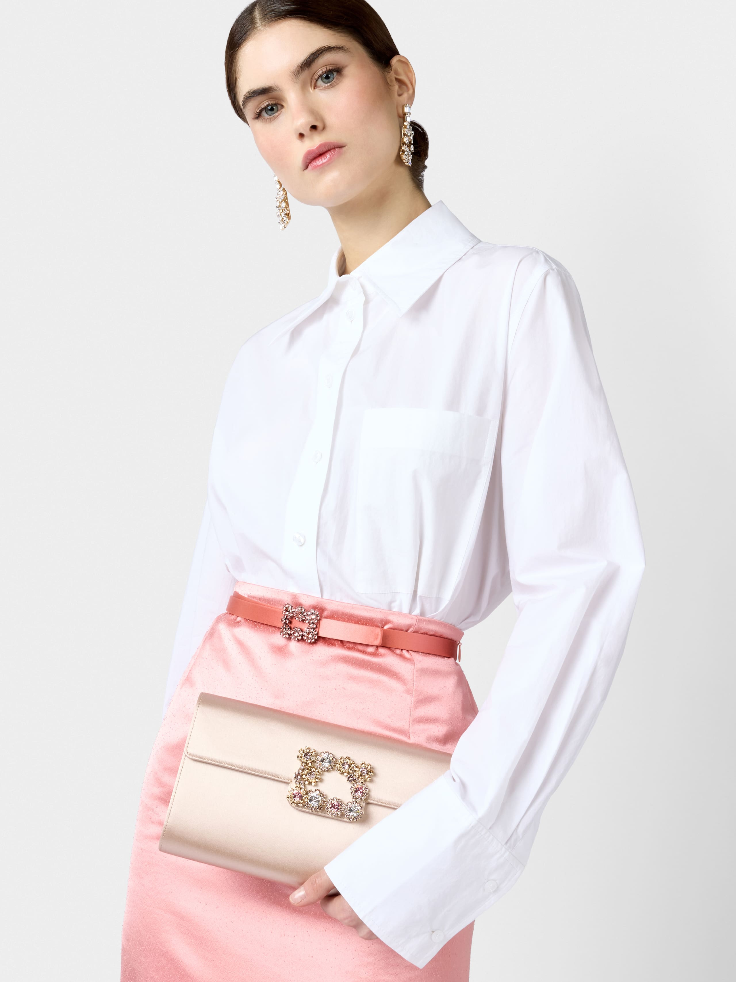 Flower Strass Buckle Clutch in Satin - 9