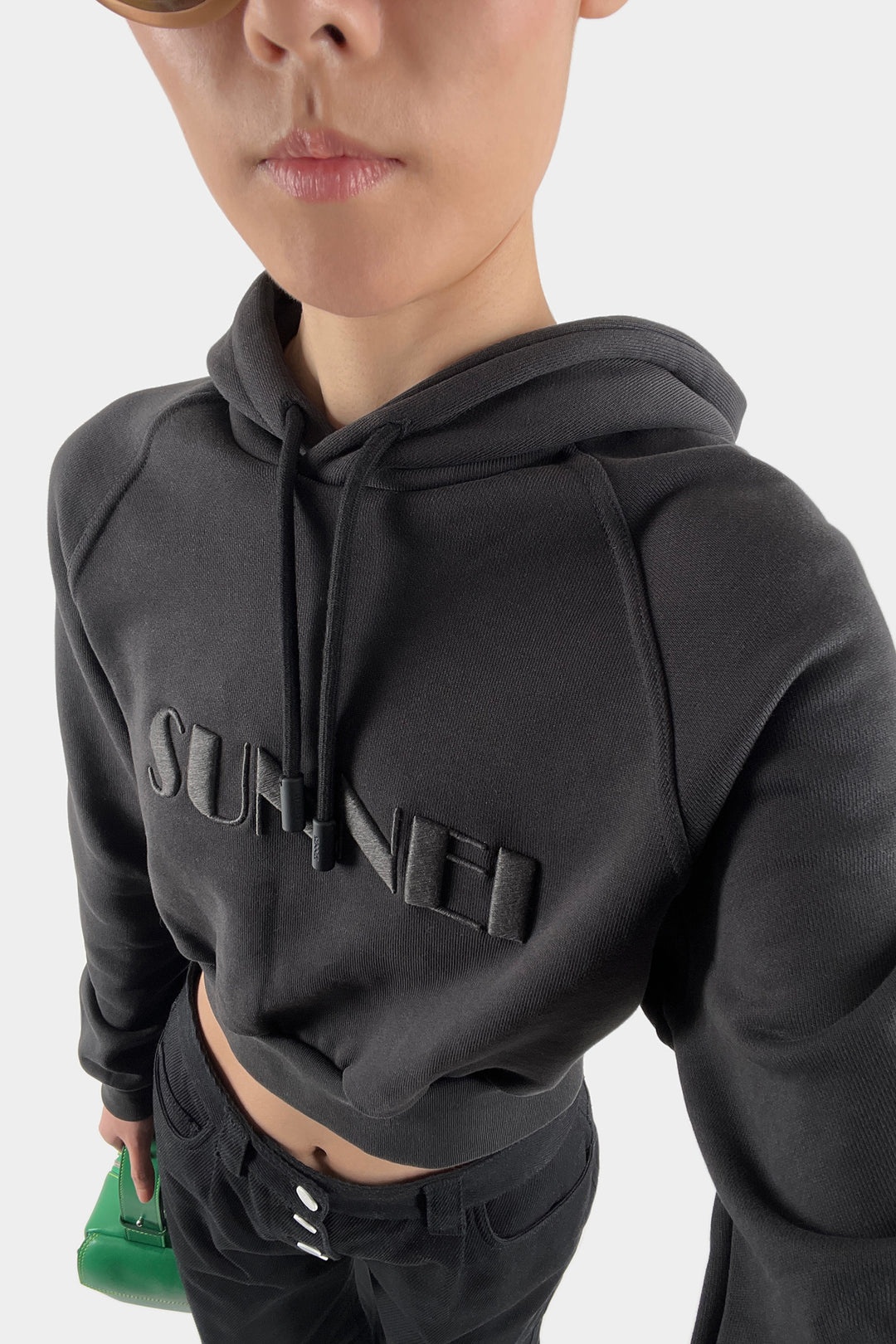 EMBROIDERED CROPPED HOODIE / black - 5