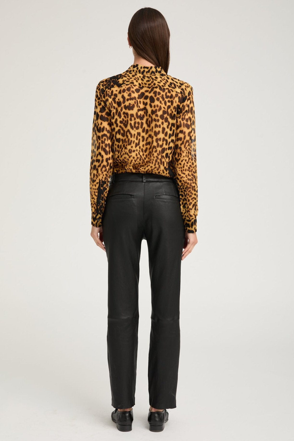 DARK LEOPARD SILK FITTED BUTTON DOWN - 4