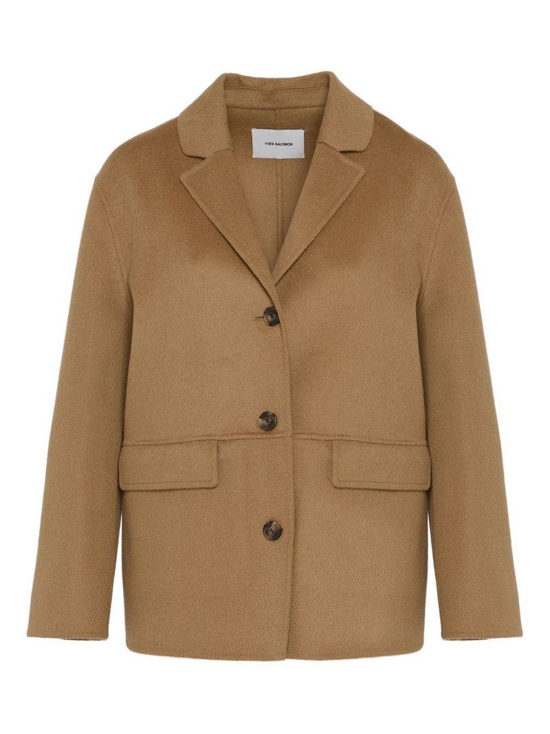 buttoned jacket 1