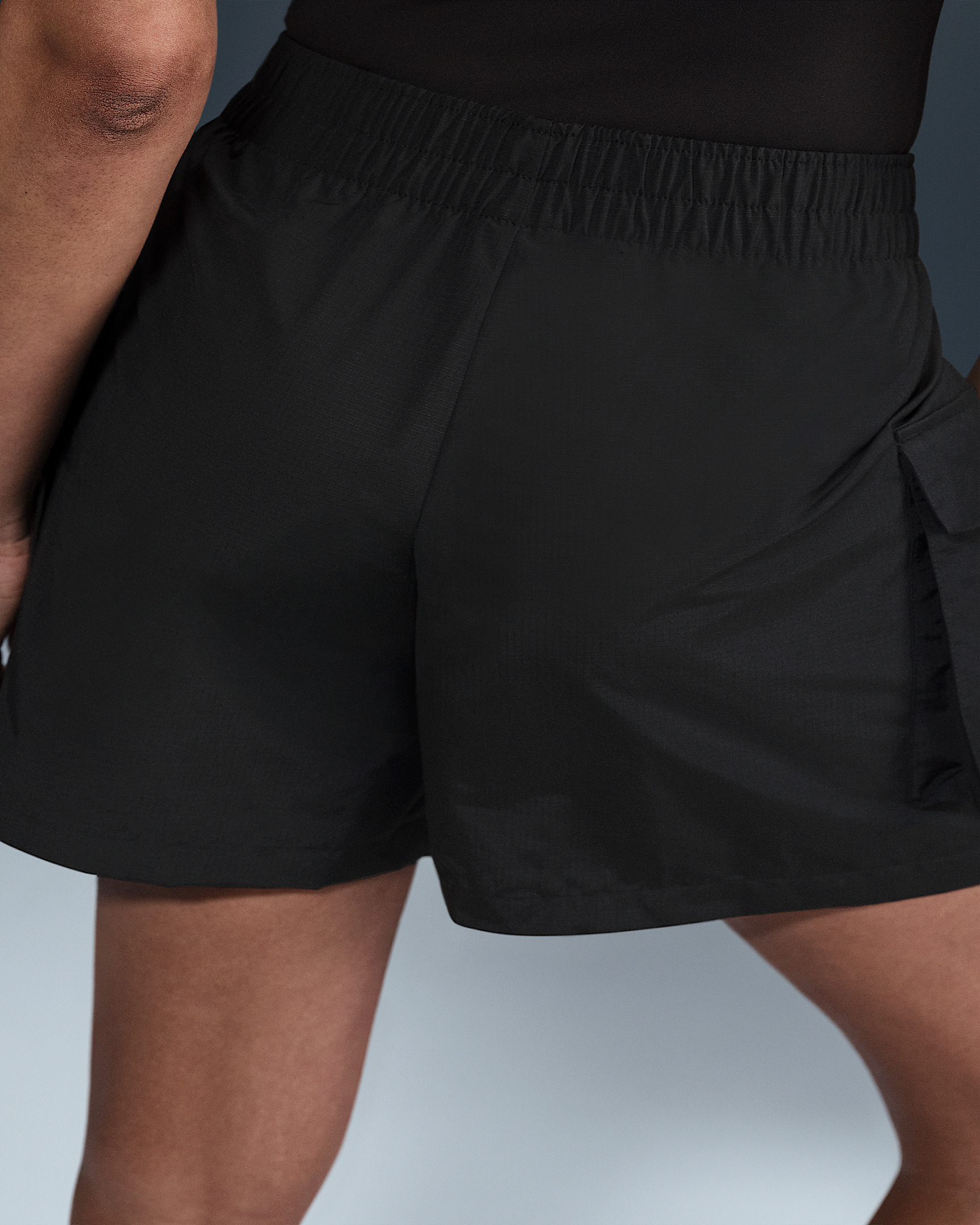 Nike Sportswear Essential Woven Women's High-Waisted 5" Cargo Shorts - 5