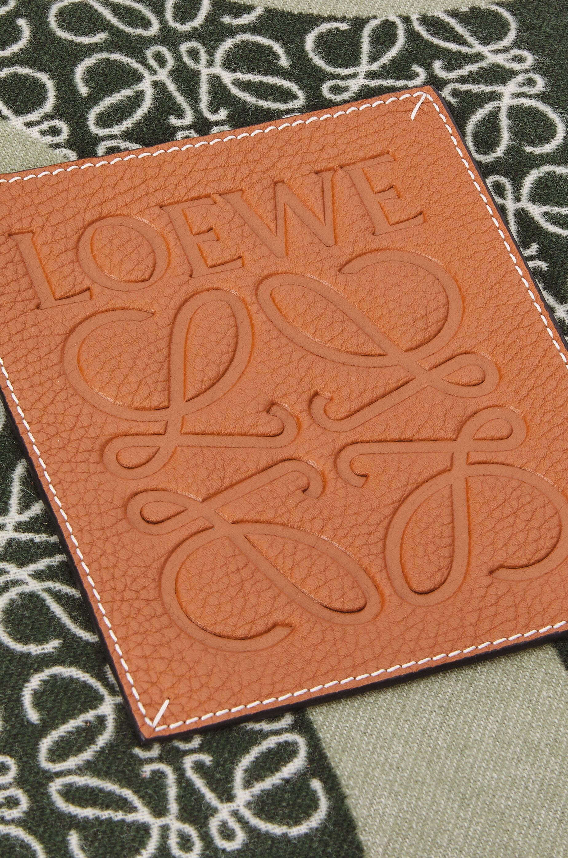 Anagram blanket in wool - 4