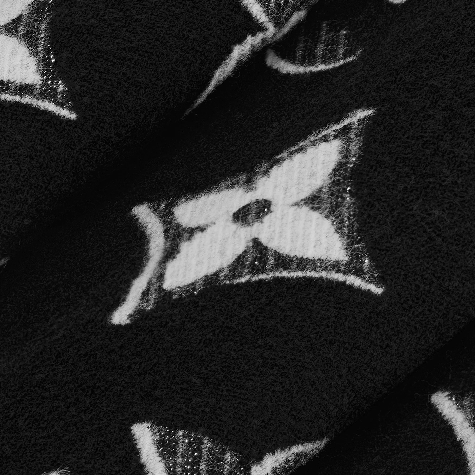 LV Essential Shine Scarf - 3