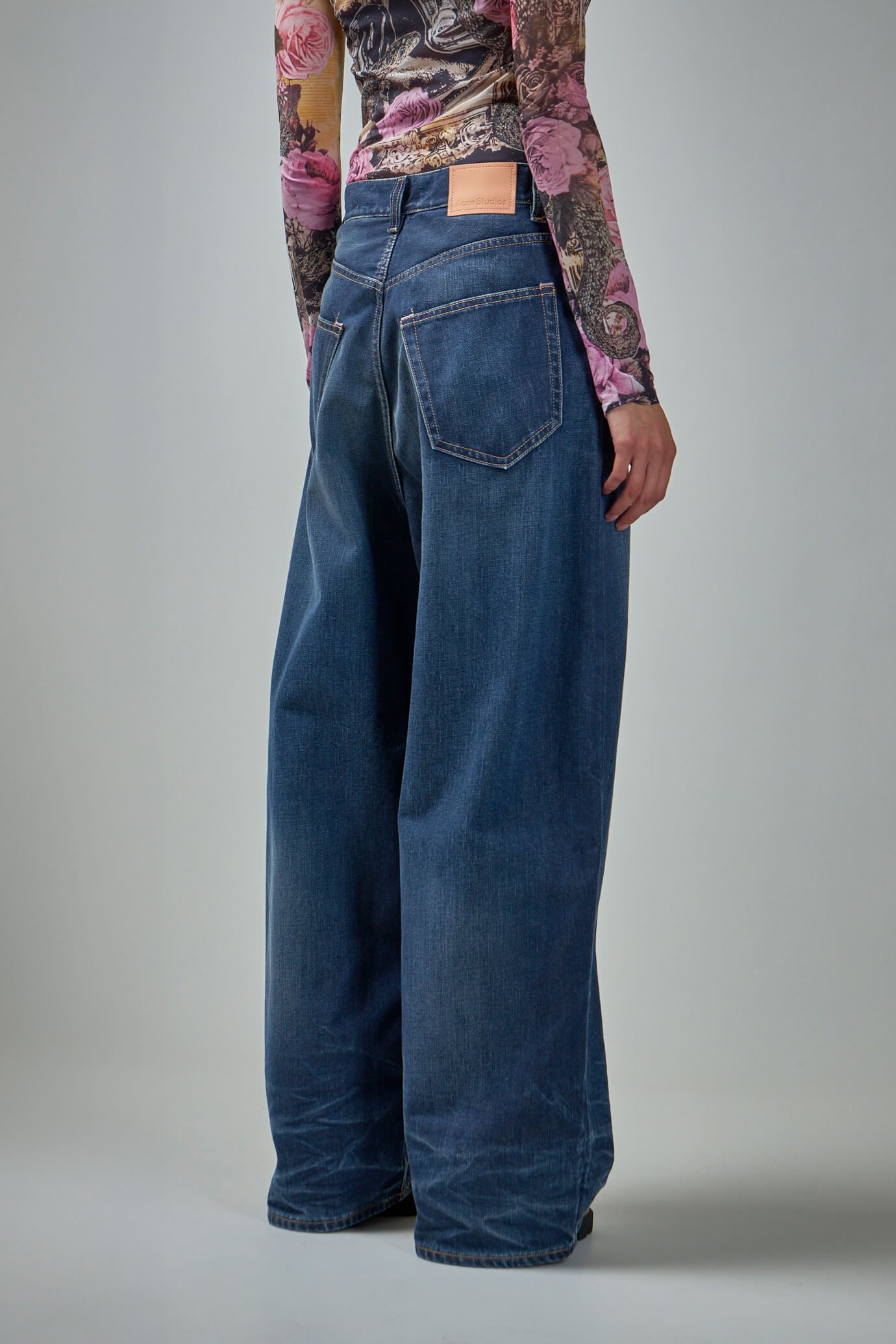 Acne Studios 2021 Broadway - 3