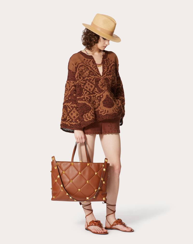 Valentino COTTON LACE SHORTS outlook