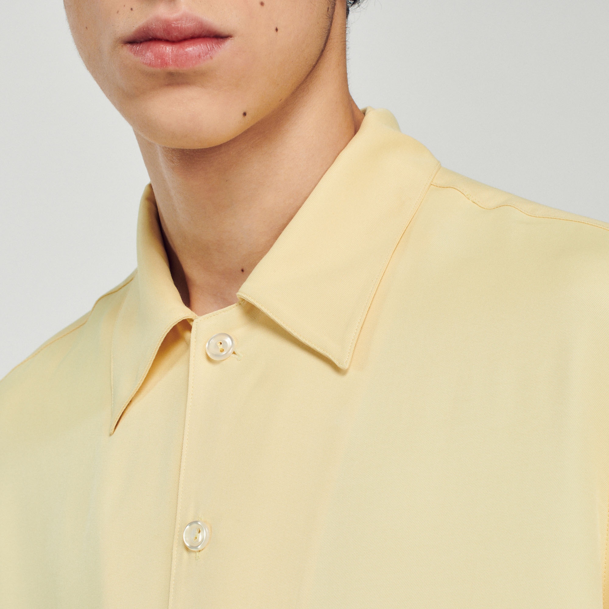 Floaty shirt with spread collar - 4