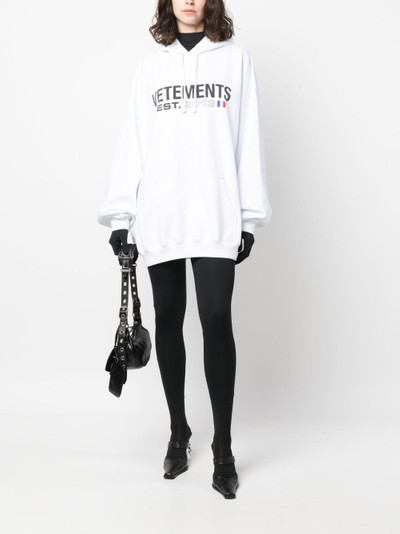 VETEMENTS logo-print hoodie outlook