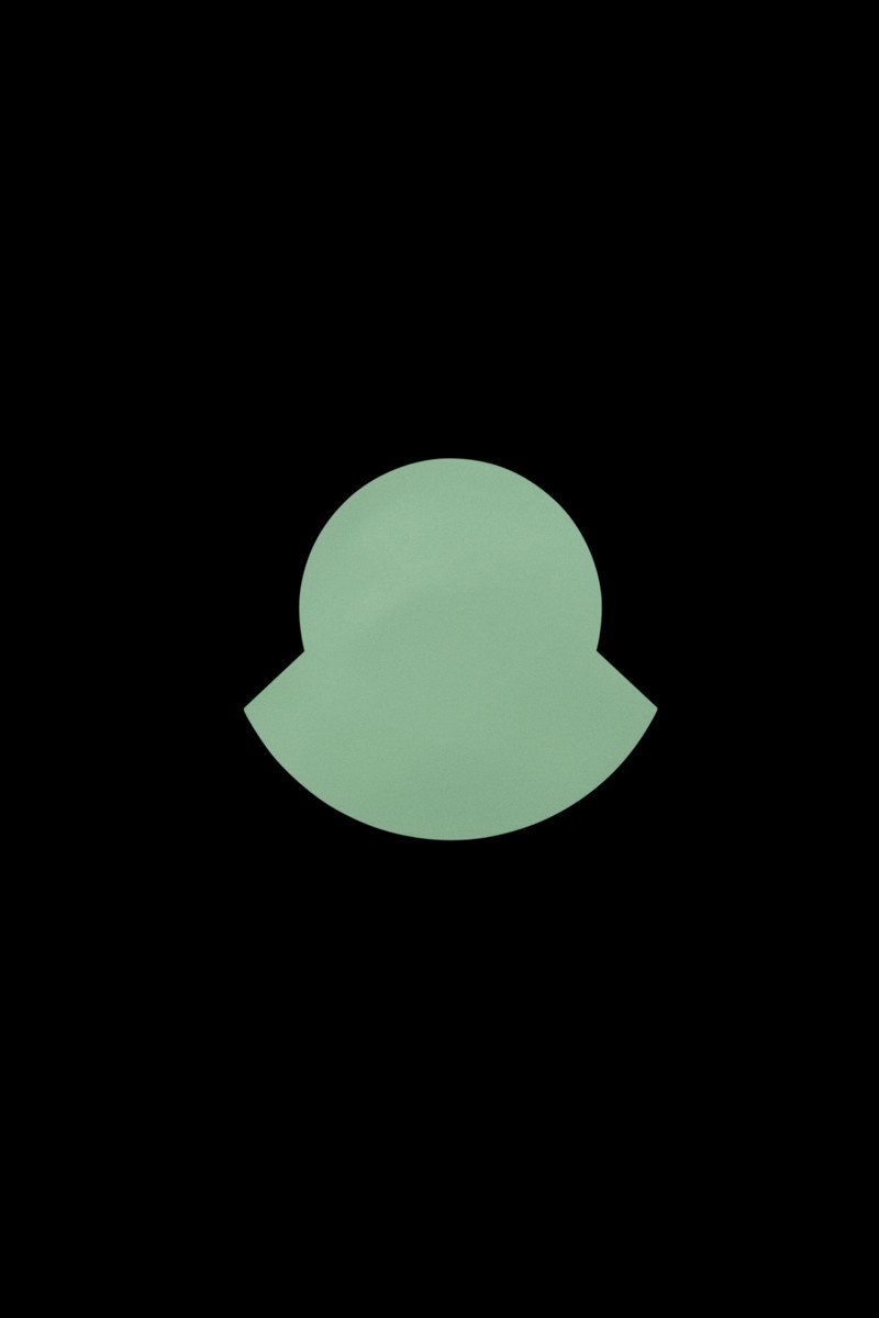 Moncler Wireless Battery Charger outlook