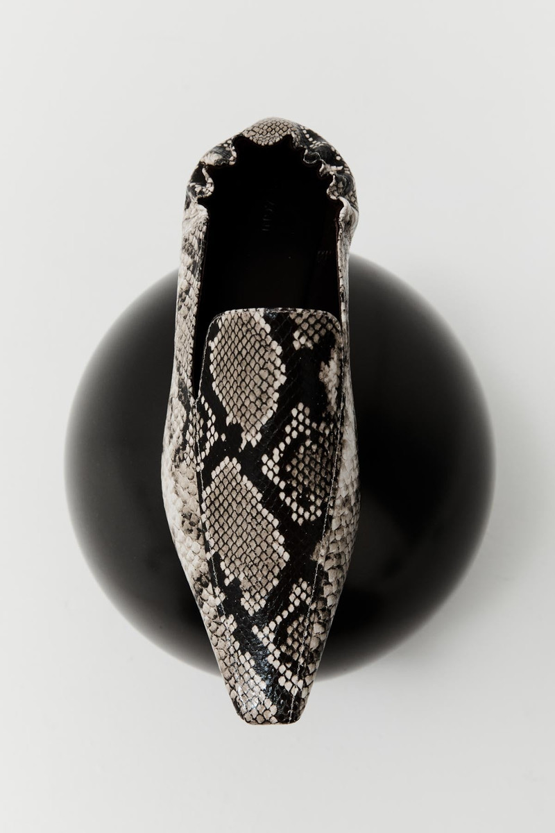 Flat Loafer - Python 3