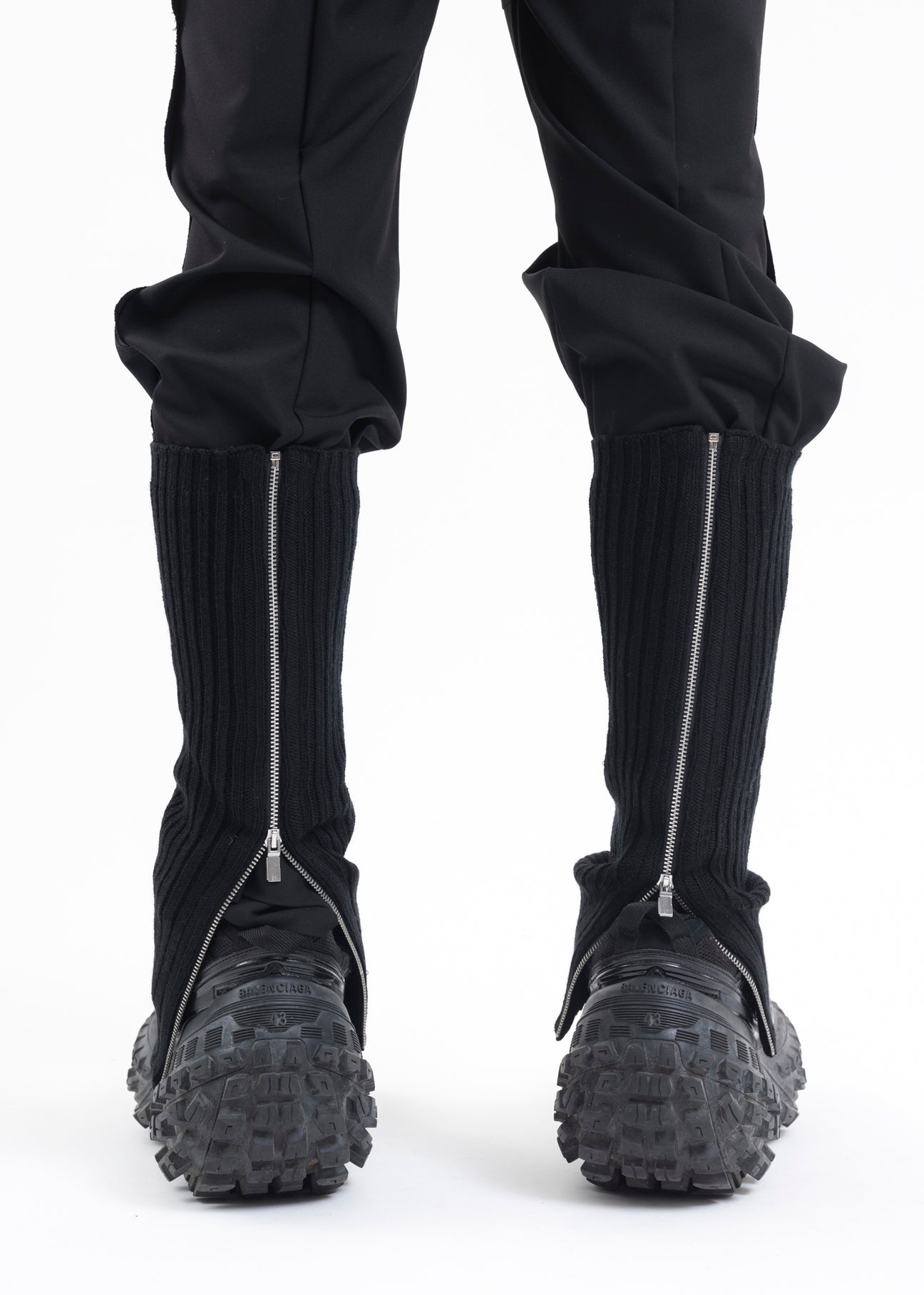 BLACK ZIPPERED LEG SLEEVES - 4