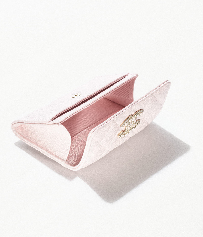 CHANEL Flap Card Holder outlook