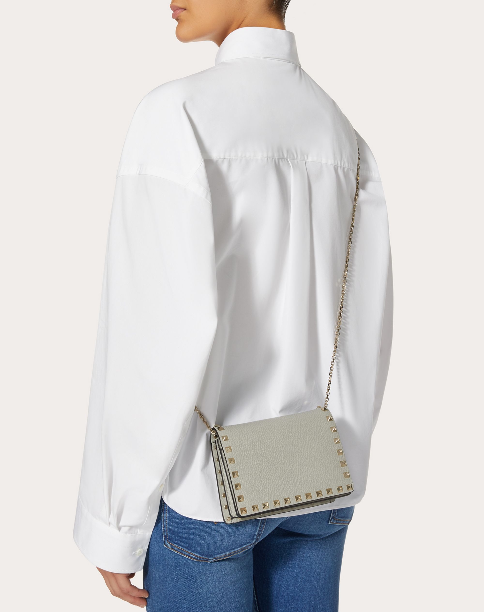 Rockstud Grainy Calfskin Chain Pouch - 5