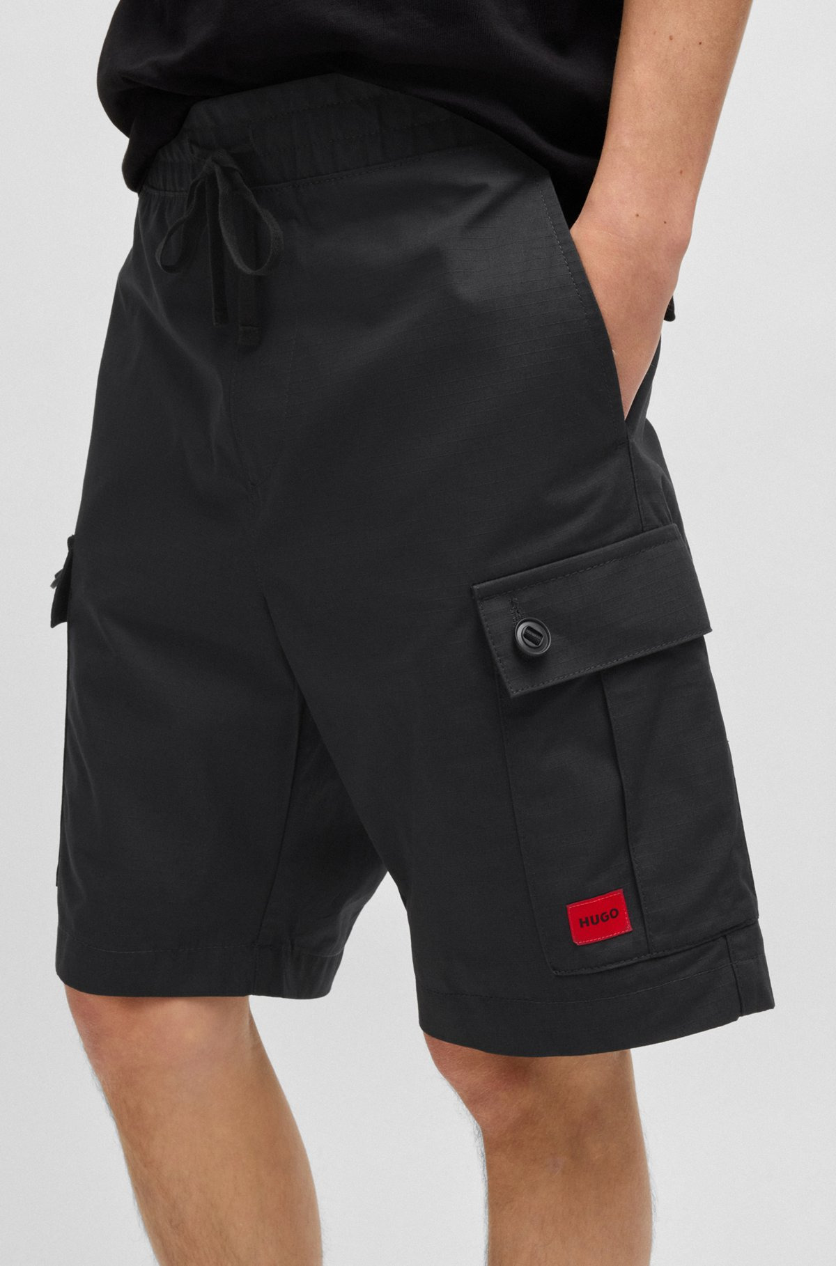 STRUCTURED-COTTON SHORTS WITH RED LOGO LABEL - 5