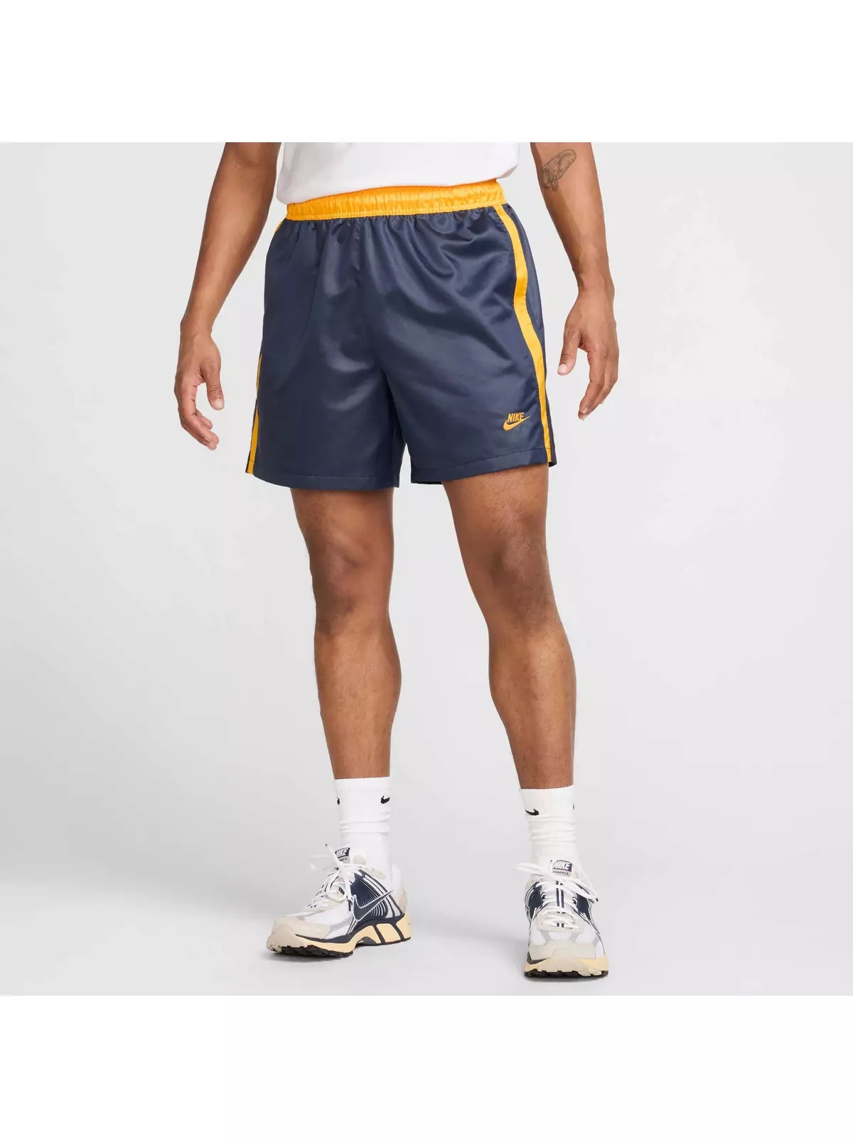 Men's Sportswear Club Flow Football Shorts - 3