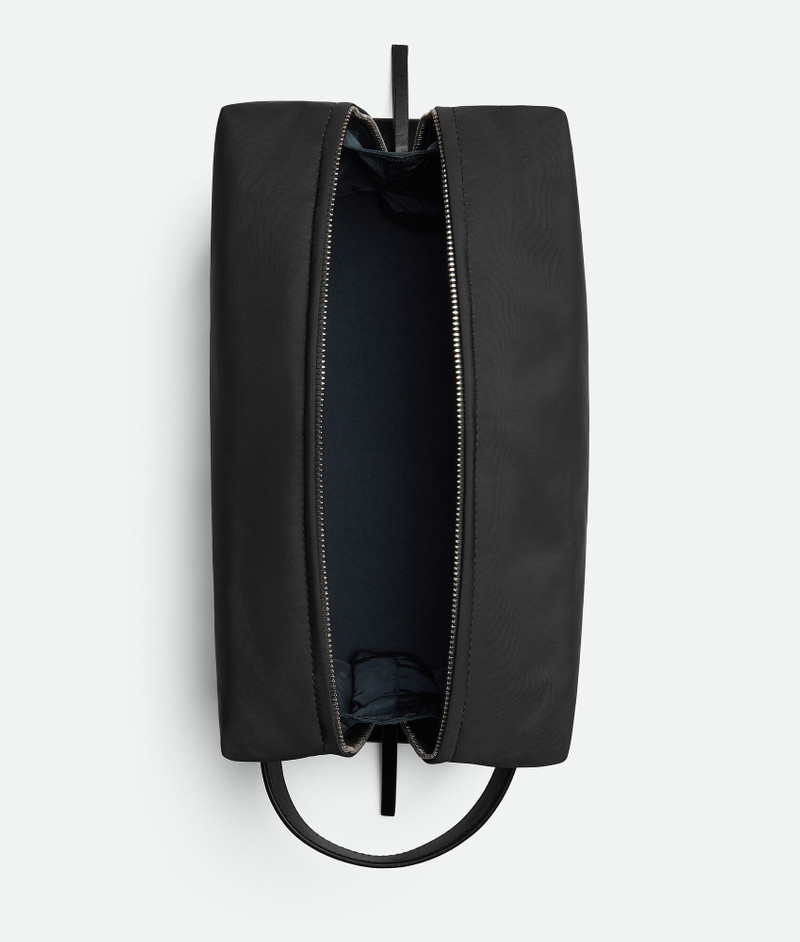 Bottega Veneta Tokyo Medium Washbag outlook