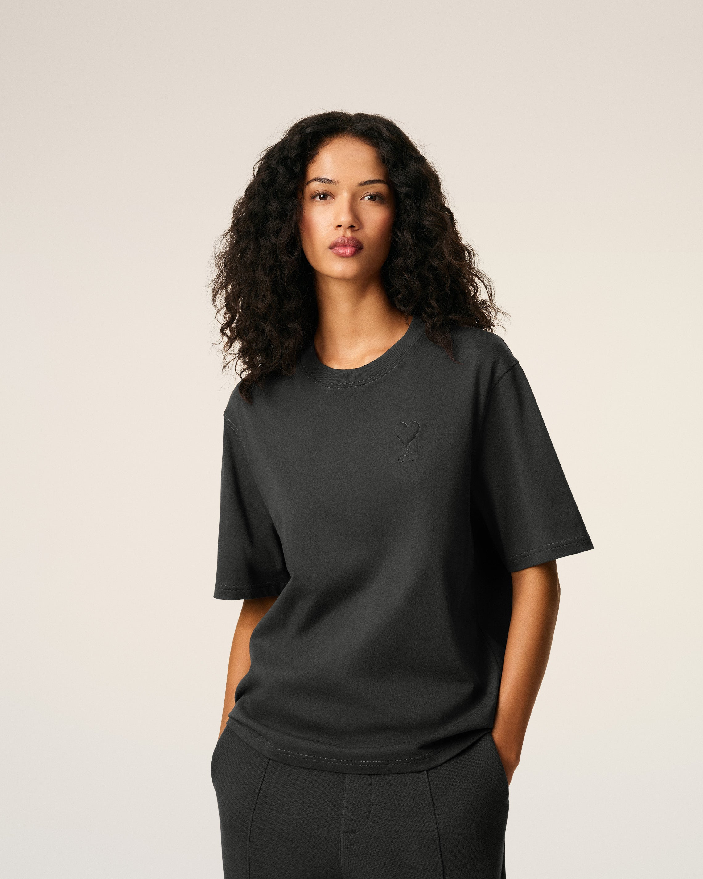 BLACK COTTON AMI DE COEUR COSY FIT T-SHIRT - 3