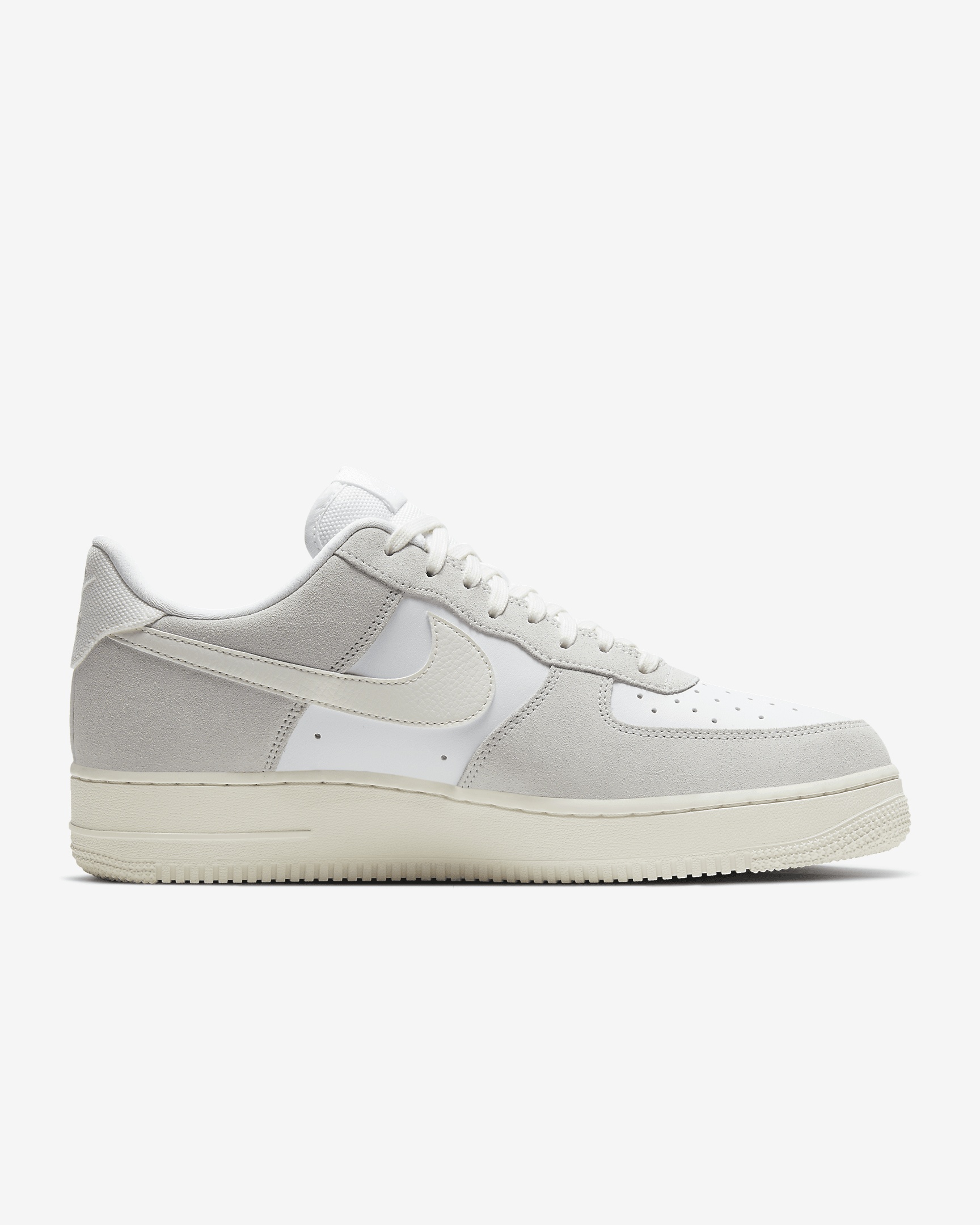 Nike Men's Air Force 1 LV8 Shoes - 3
